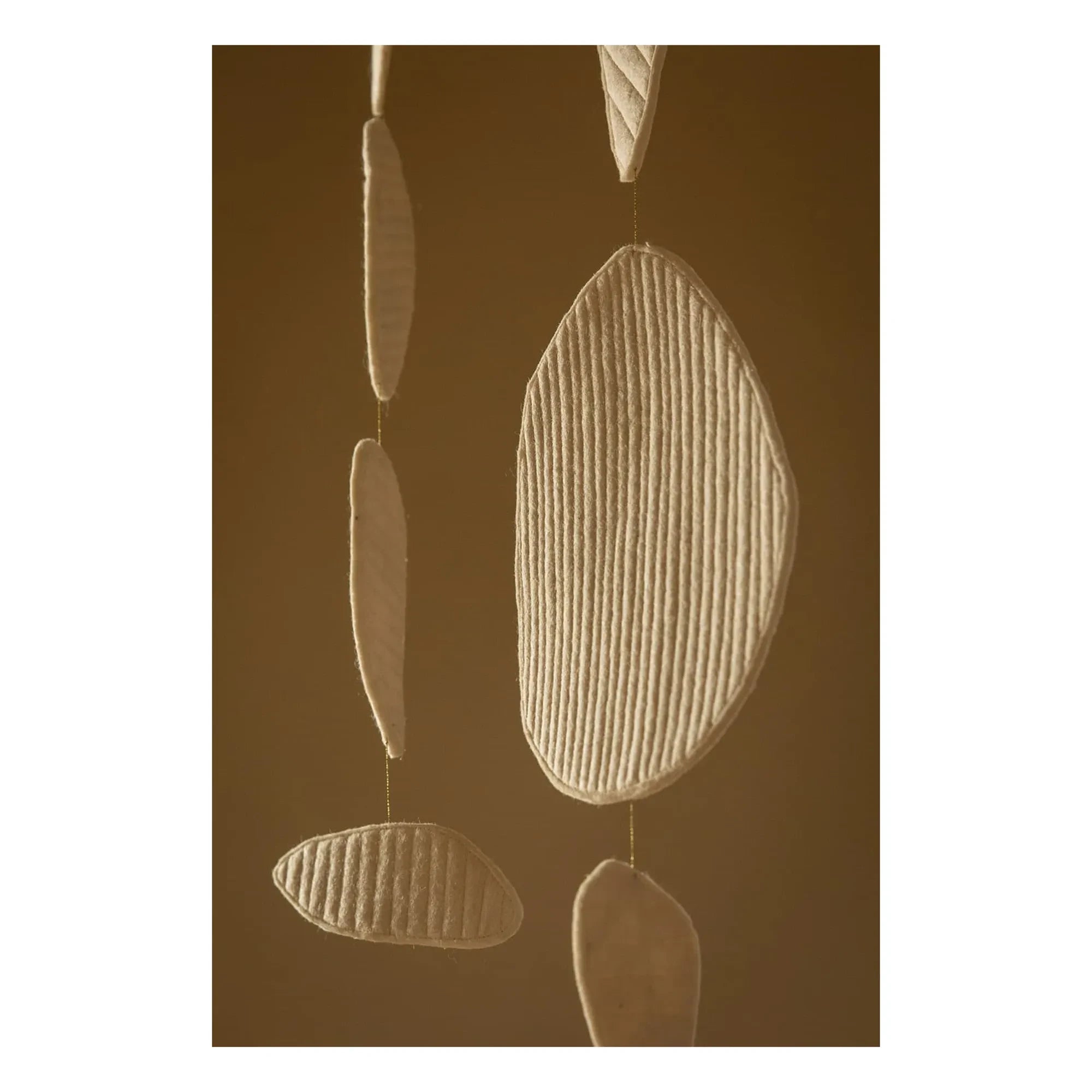 Muskhane - Móvil de fieltro acolchado Cailloux | Crudo