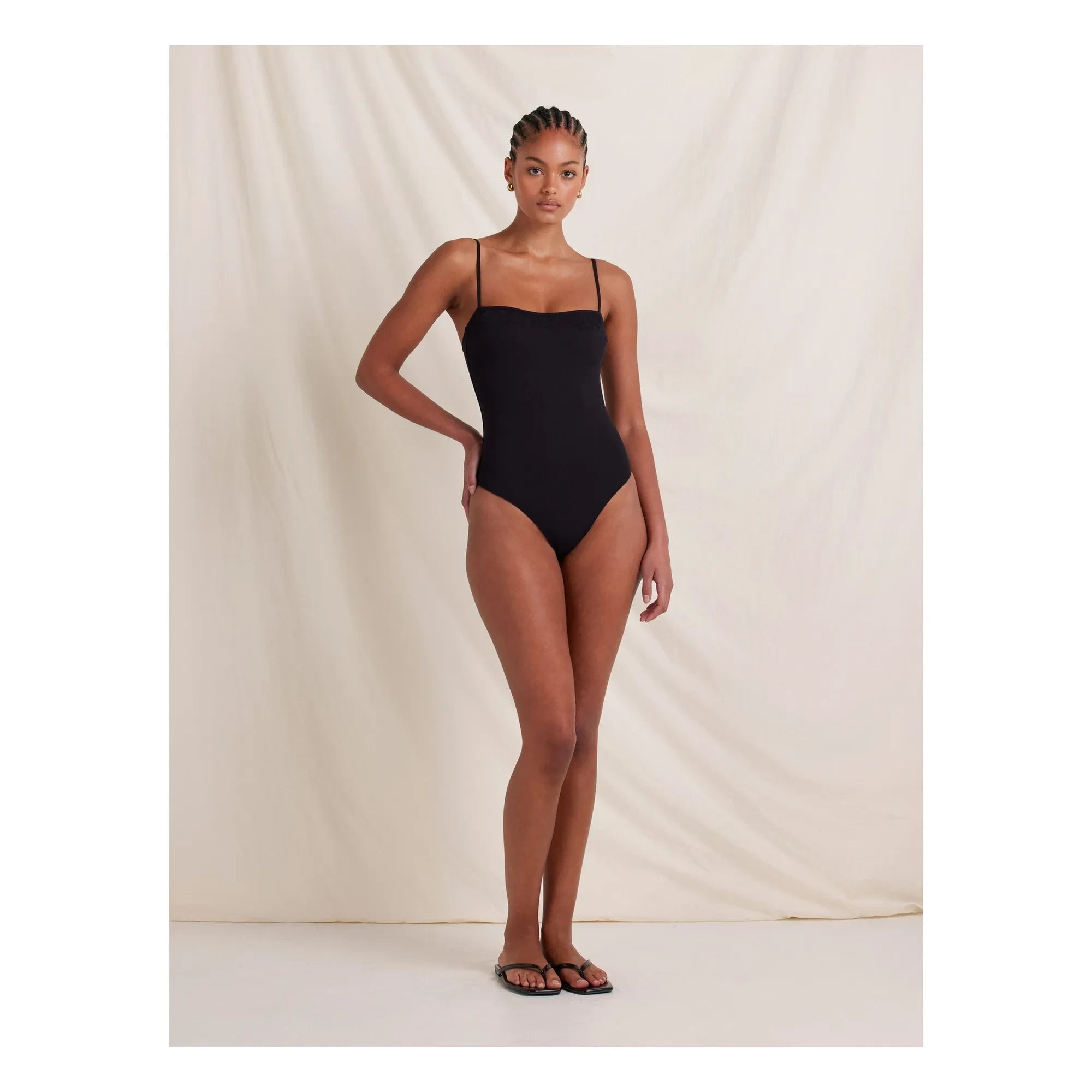 Peony - Essential Memoir Jersey de fibra reciclada bordado de 1 pieza | Negro