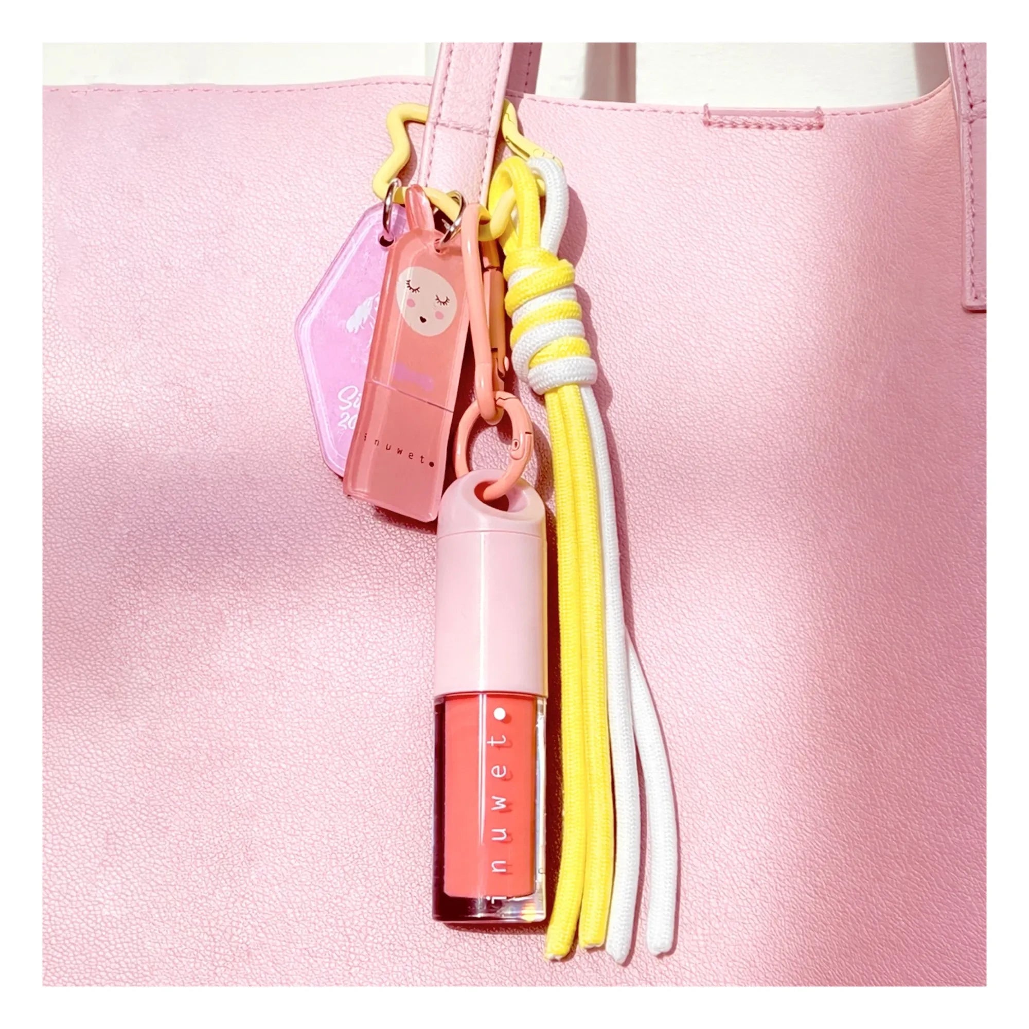 Inuwet - Llavero gloss Lady Bunny | Rosa