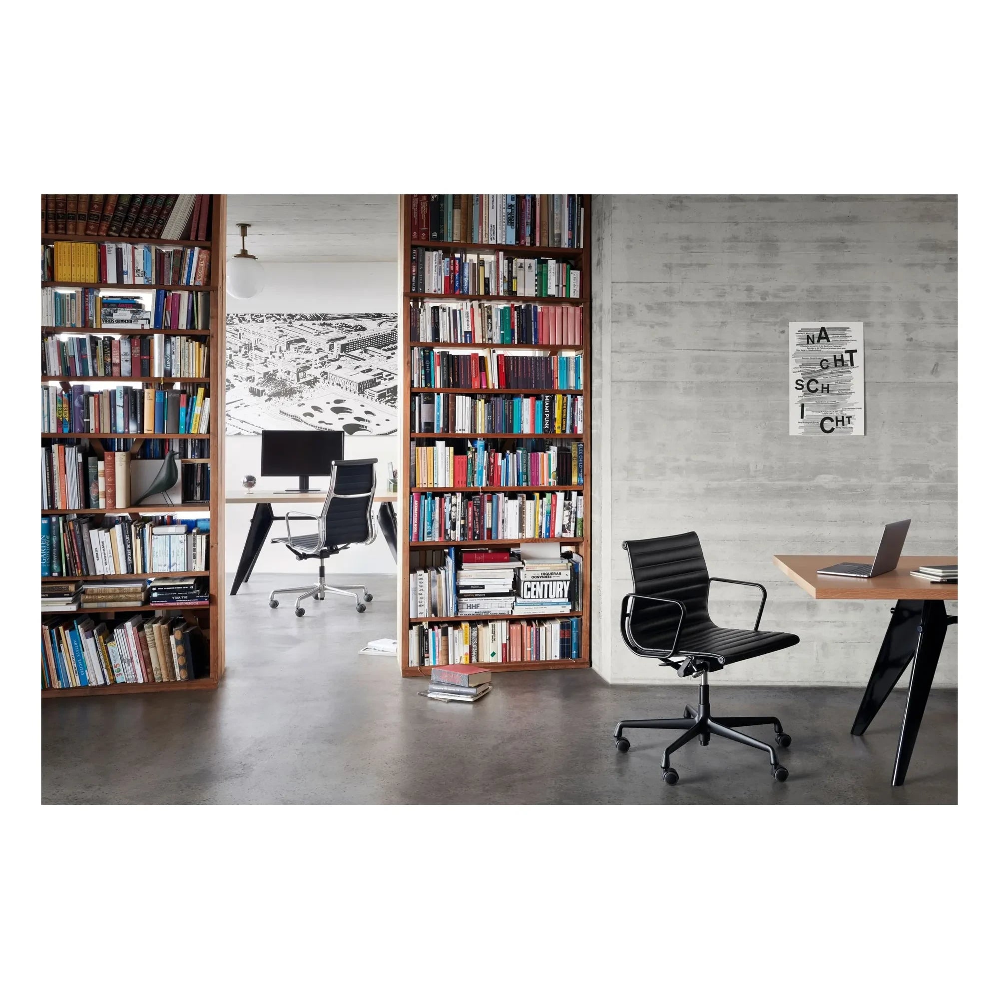 Vitra - Mesa EM, roble natural aceitado 220x90 cm - patas negras - Jean Prouvé | Roble