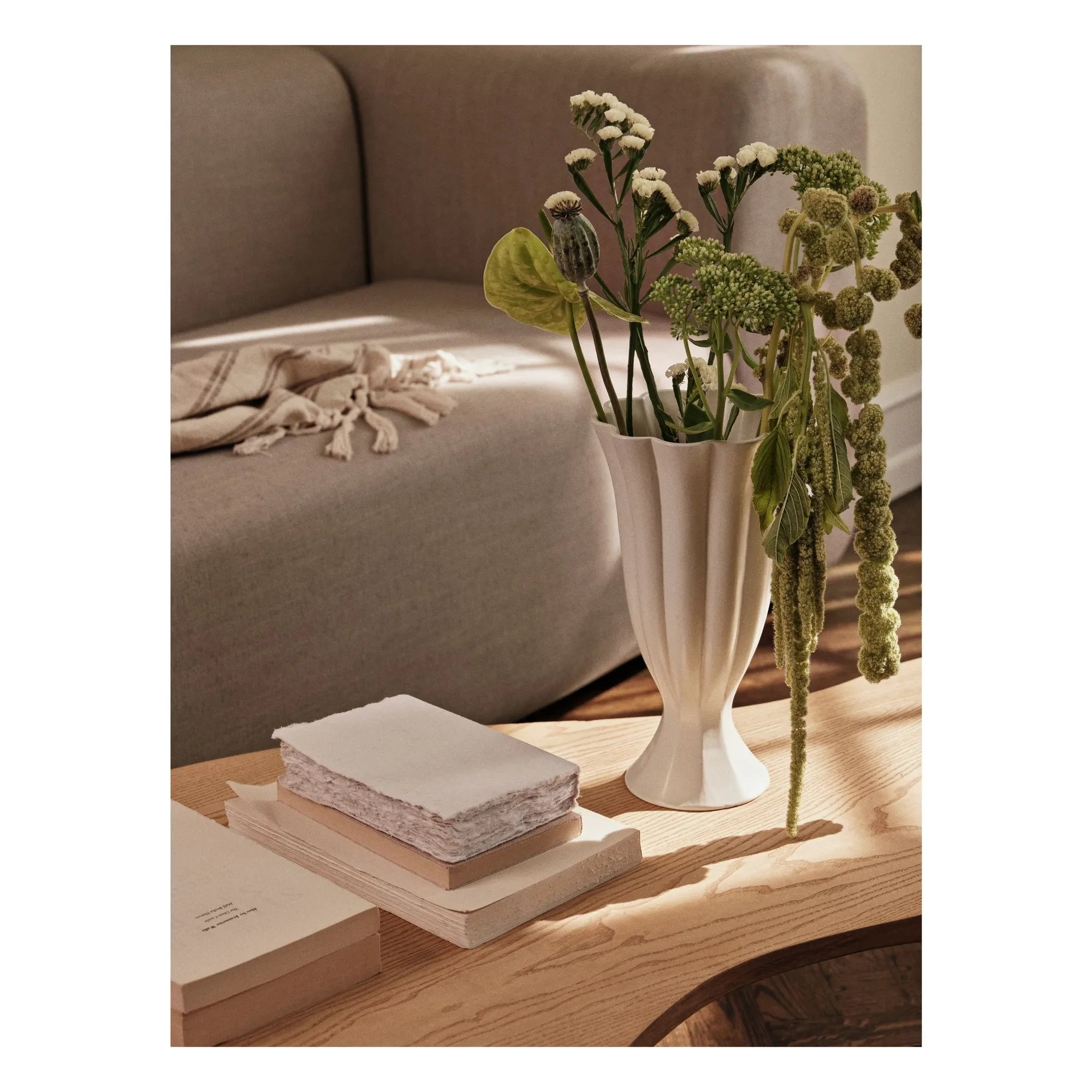 Broste Copenhagen - Jarrón Heli | Crema