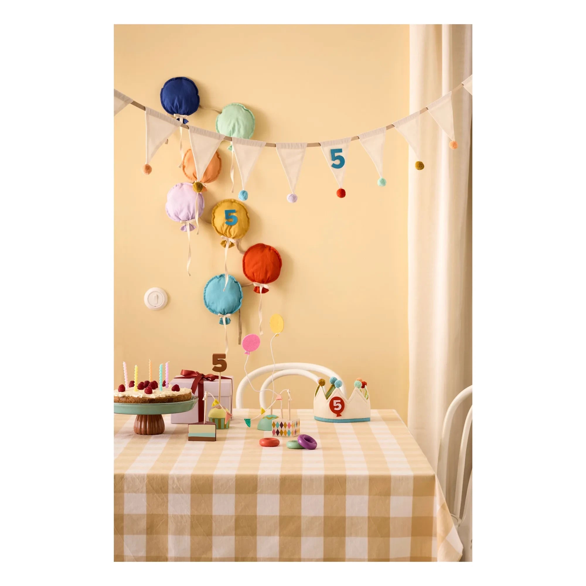 Kid's Concept - Guirnalda de globos de cumpleaños