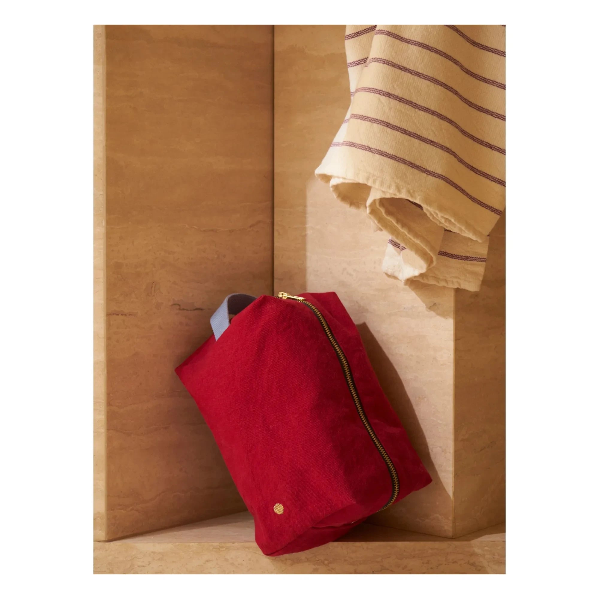 La guinda del pastel - Bolsa de maquillaje Cube | Rojo cereza