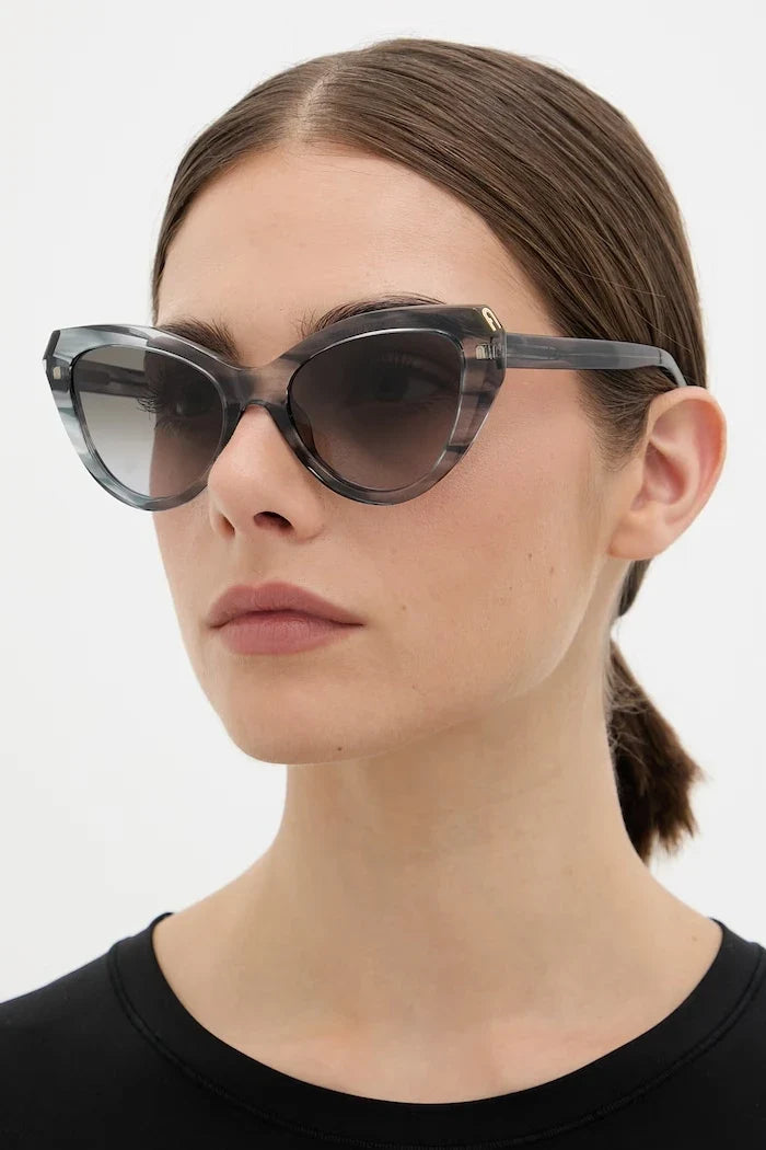 Gafas de sol de ojo de gato Furla para mujer