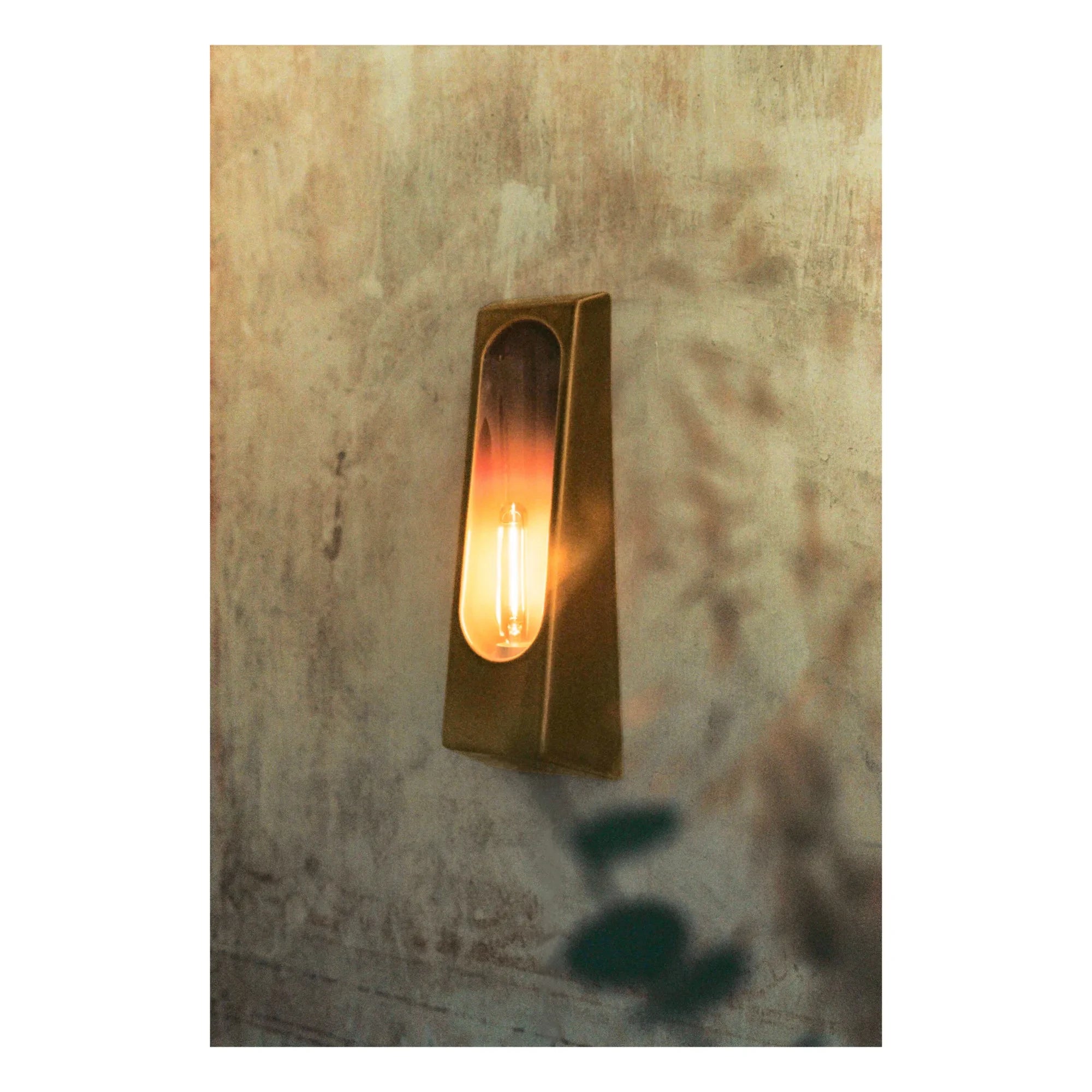 Violaine d'Harcourt - Aplique de pared Applause | Ocre