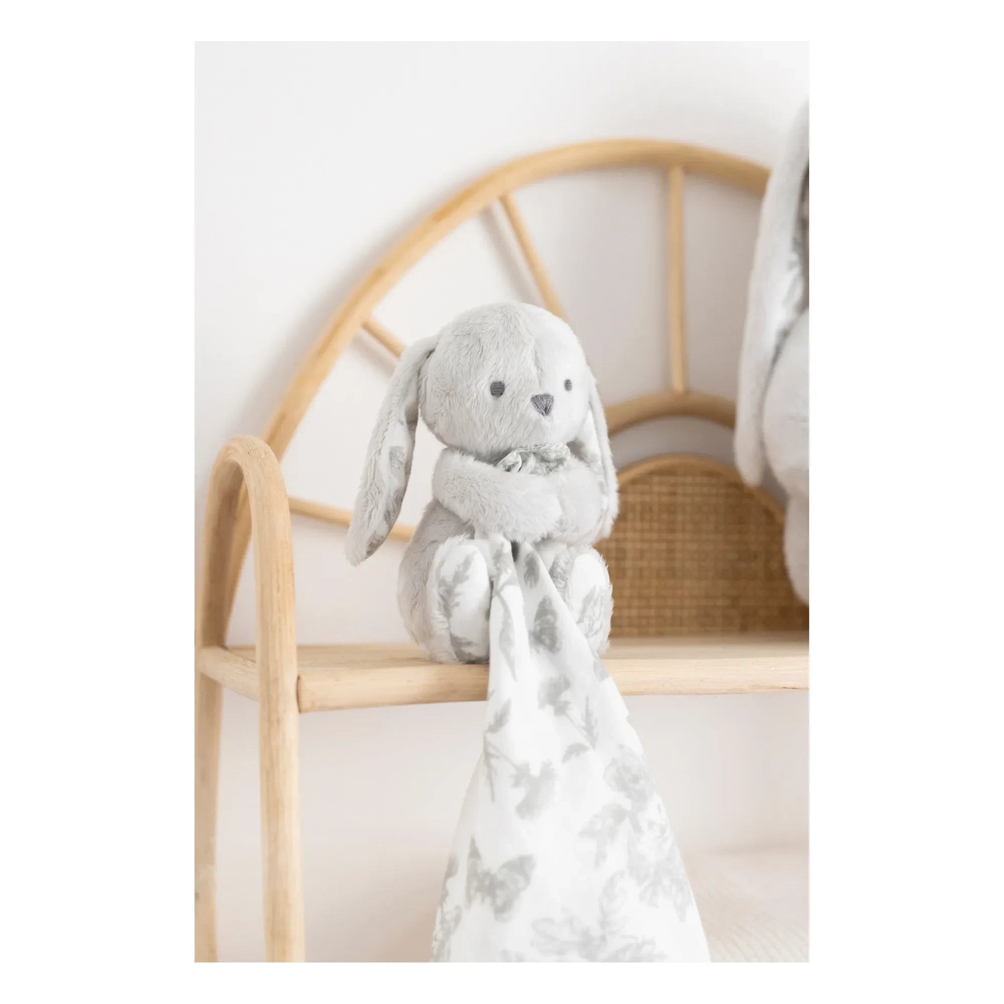 Tartine et Chocolat - Colchoneta para cambiar de pañales Toile de Jouy peluche conejo Augustin | Gris claro