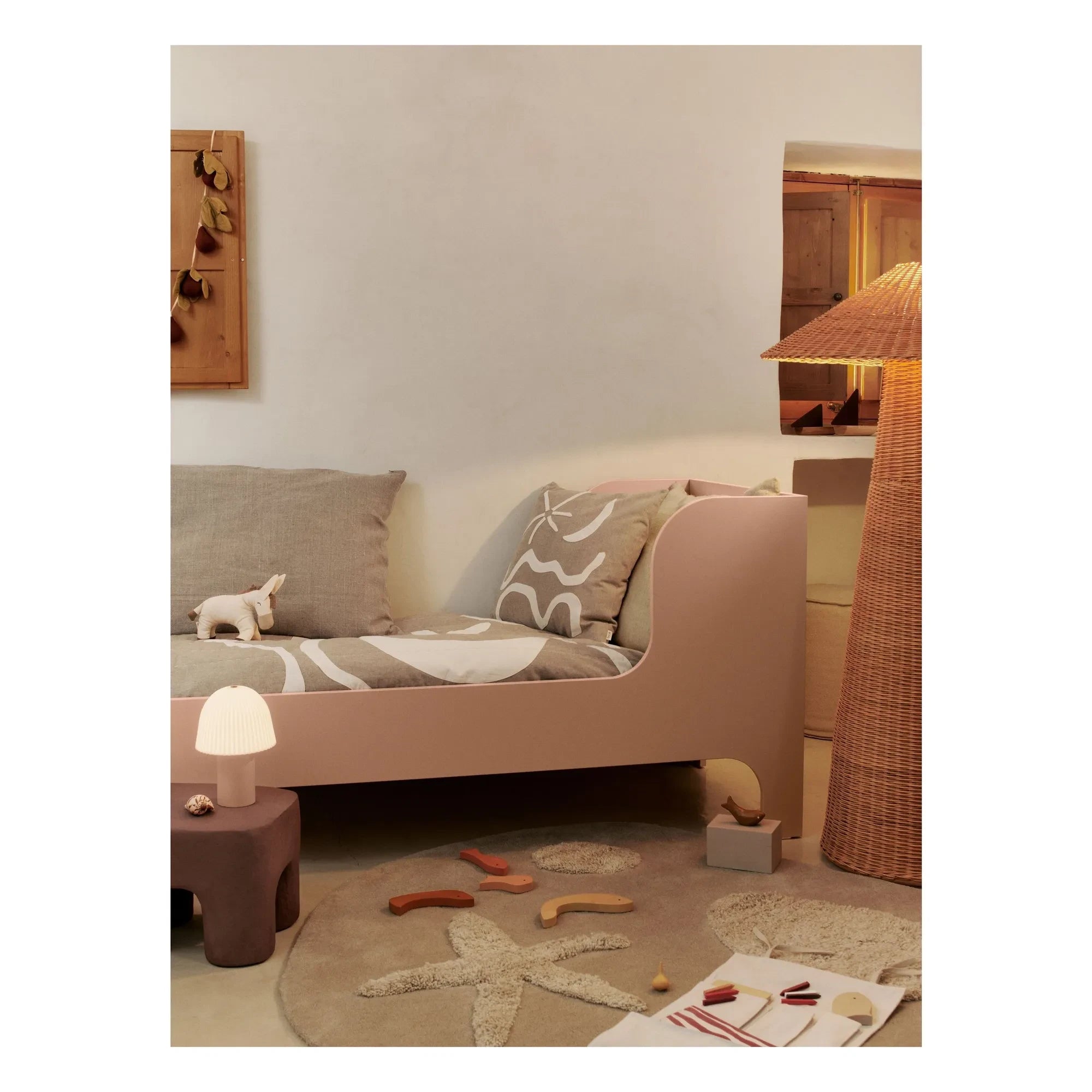 Ferm Living Kids - Alfombra Kove con borlas | Arena