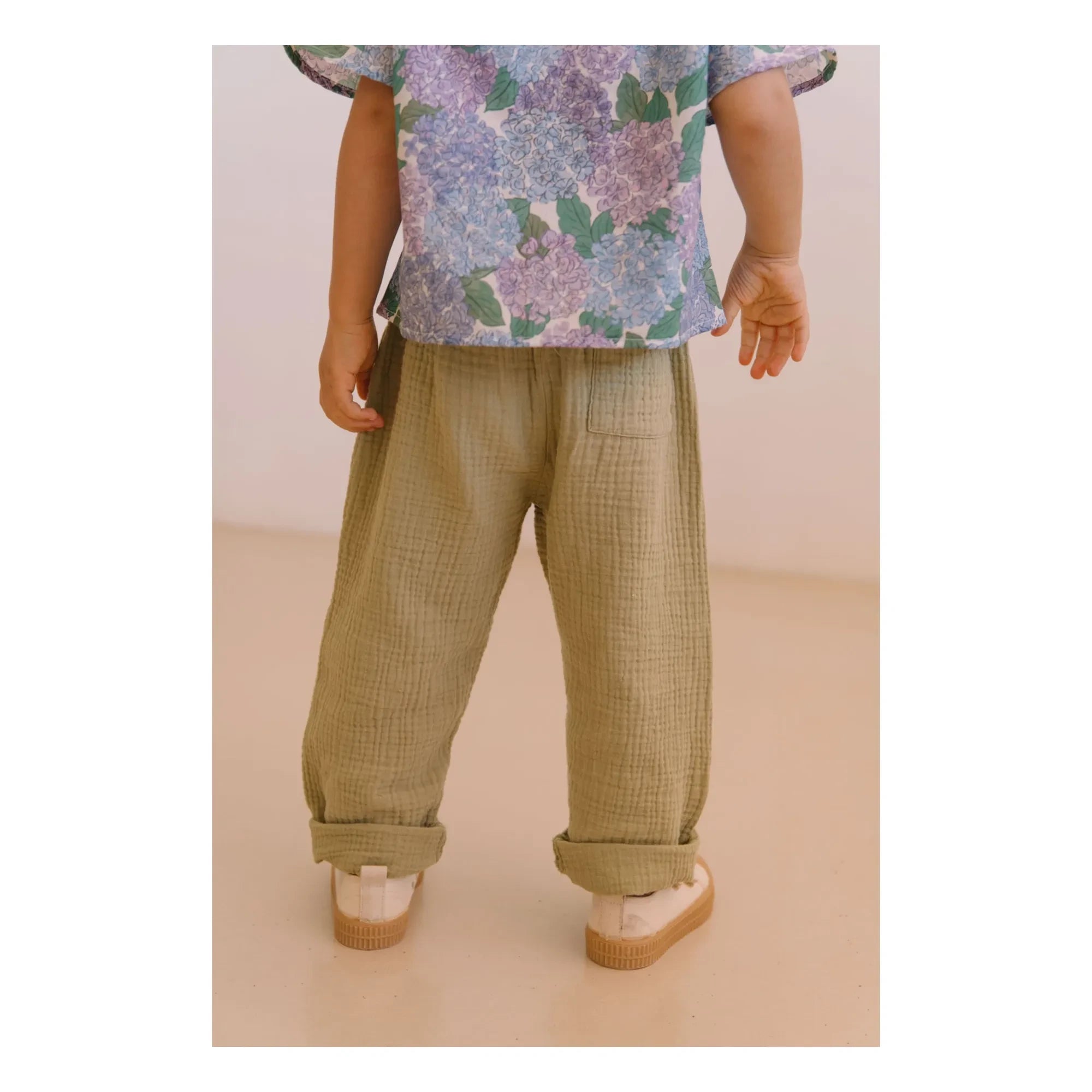 Studio Bohème - Pantalón de gofre de algodón orgánico Cousin Gaze | Caqui claro