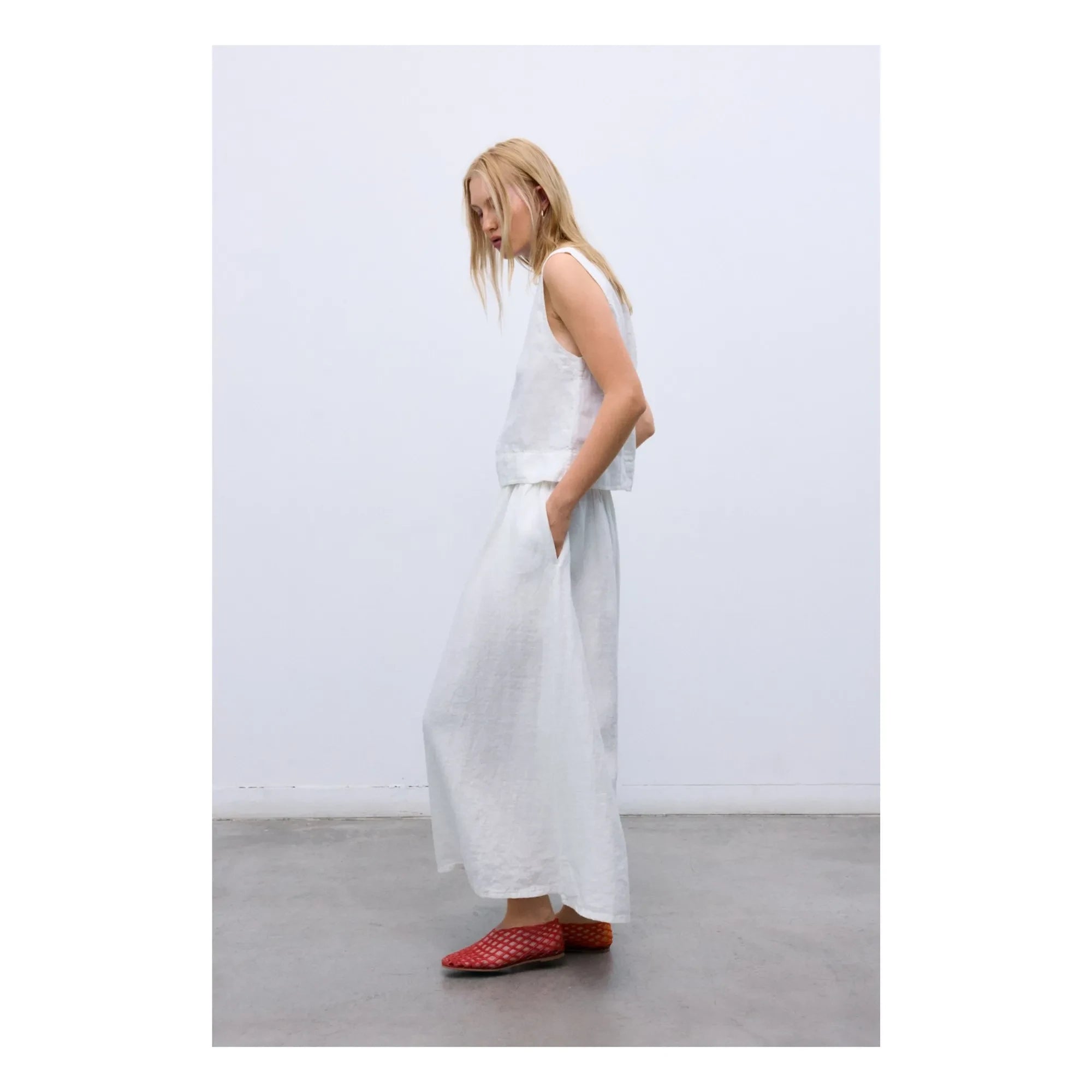 the new society - Melissa Falda Keten | Blanco