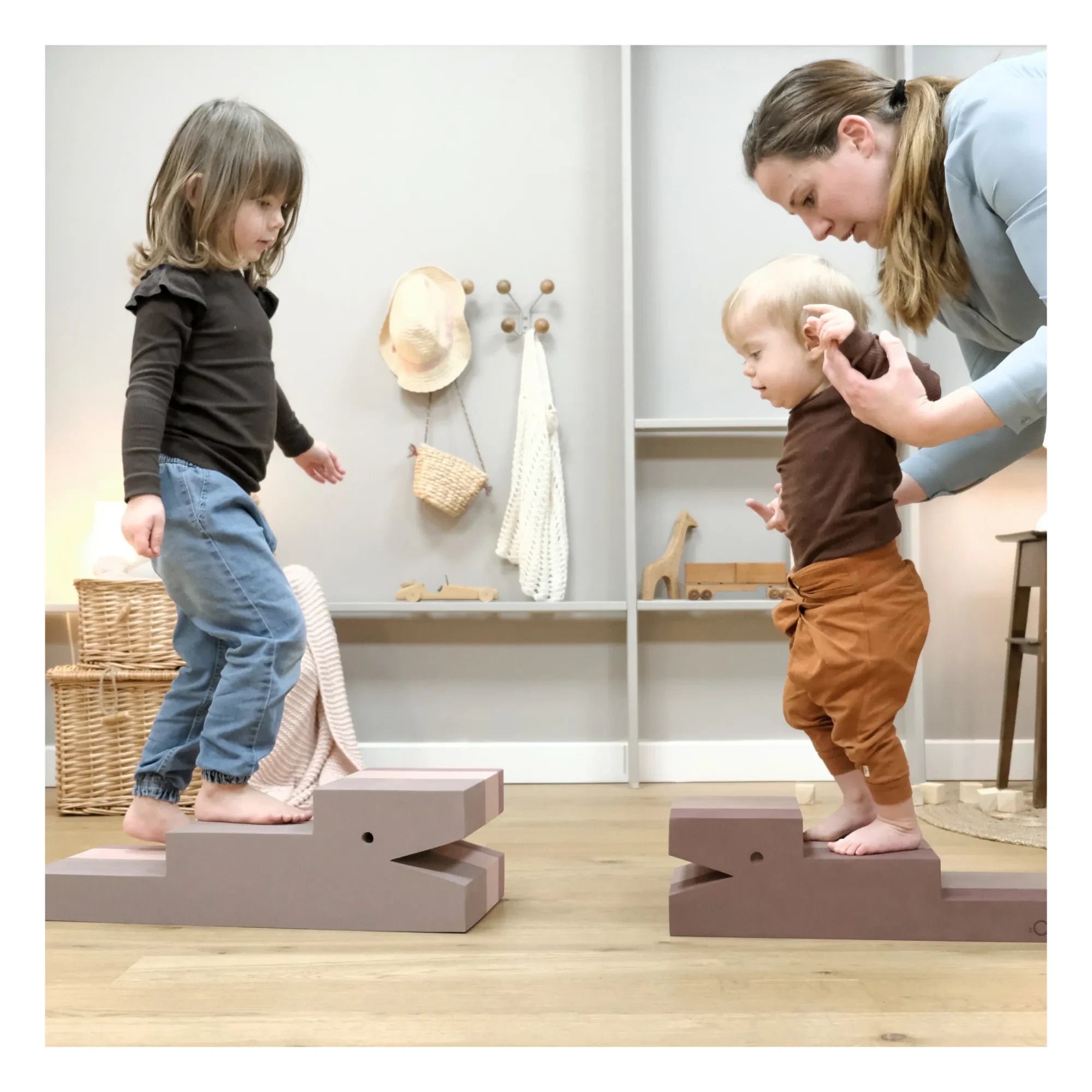 Bobles - Mueble tambaleante de cocodrilo de EVA | Rosa