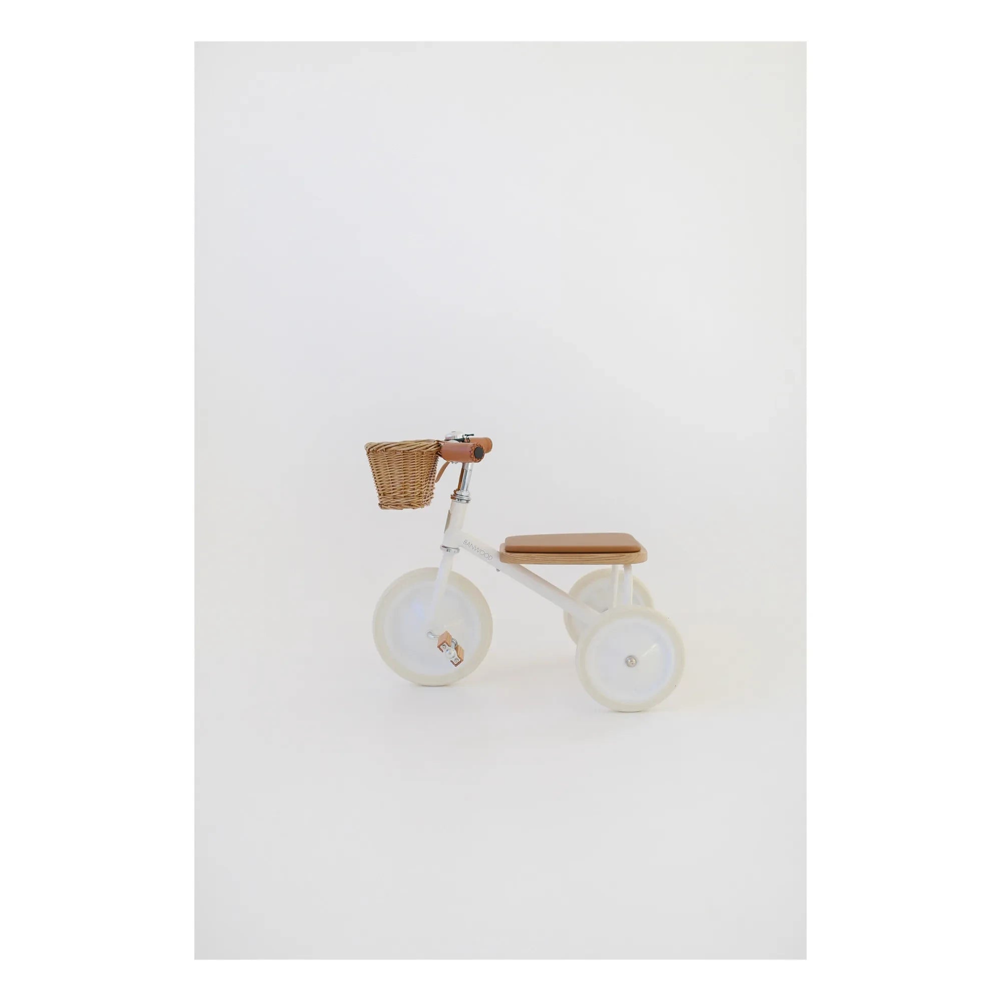 Banwood - Triciclo de metal y madera | Blanco