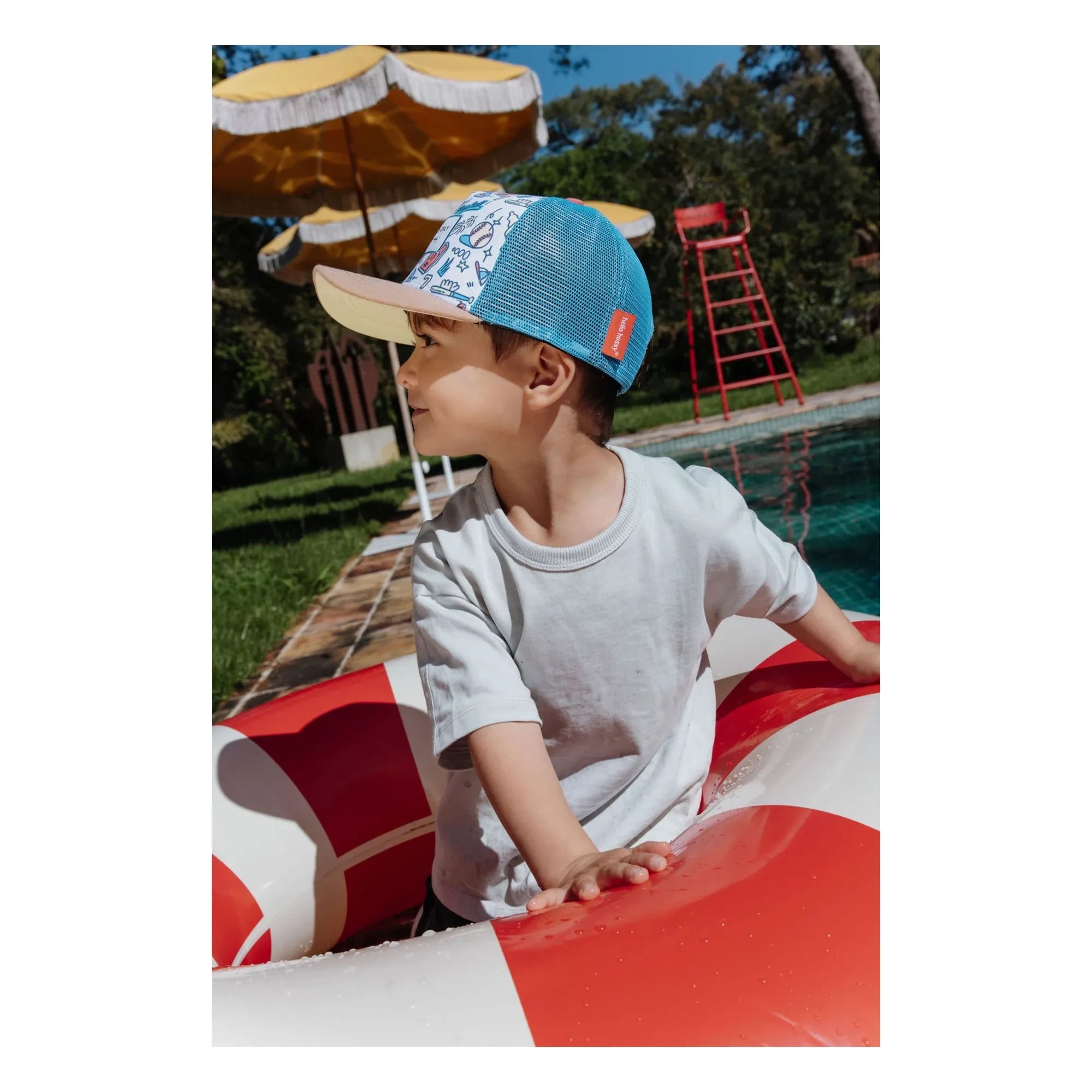 Hello Hossy - Gorra Trucker con Visera Curva para Béisbol con Fibras Recicladas | Azul Claro