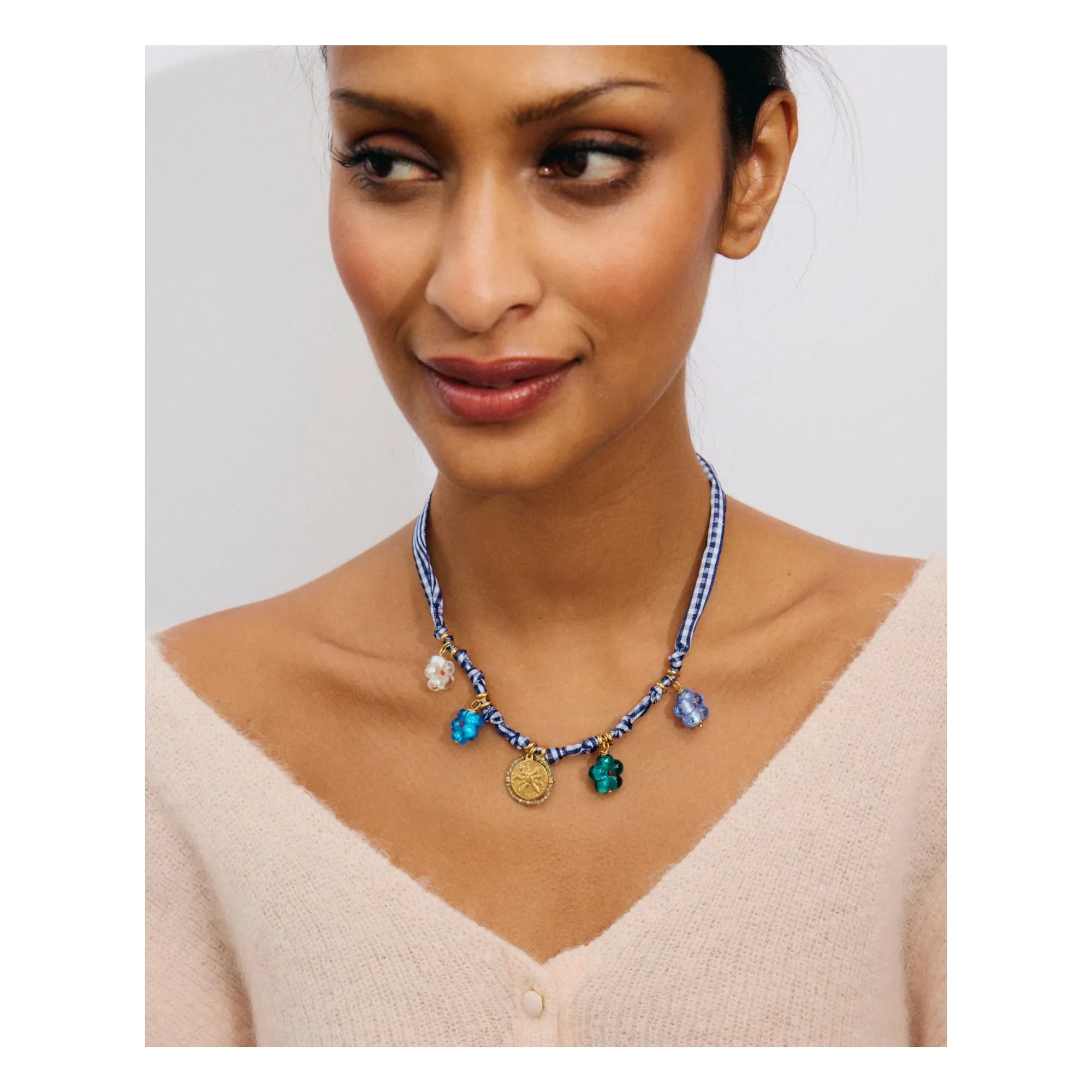 Pallas - Mantel de mesa con collar | Azul