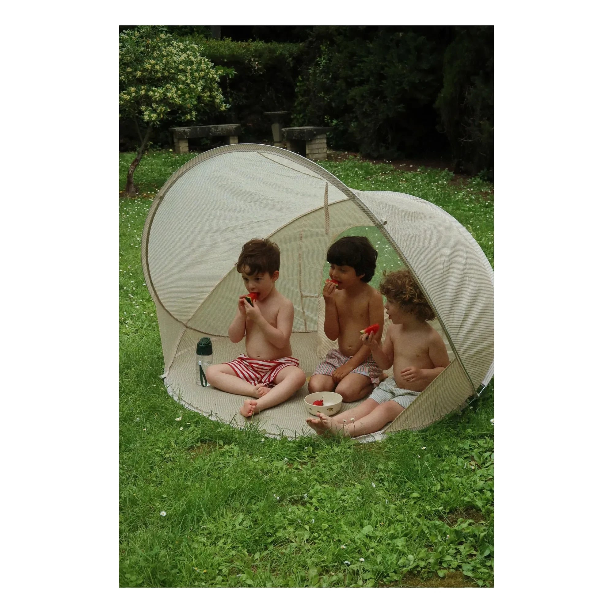 Konges Sløjd - Tienda de playa plegable pequeña Tea Stripe | Beige