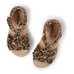 Petit Nord - Sandalias con lazo de leopardo | Marrón