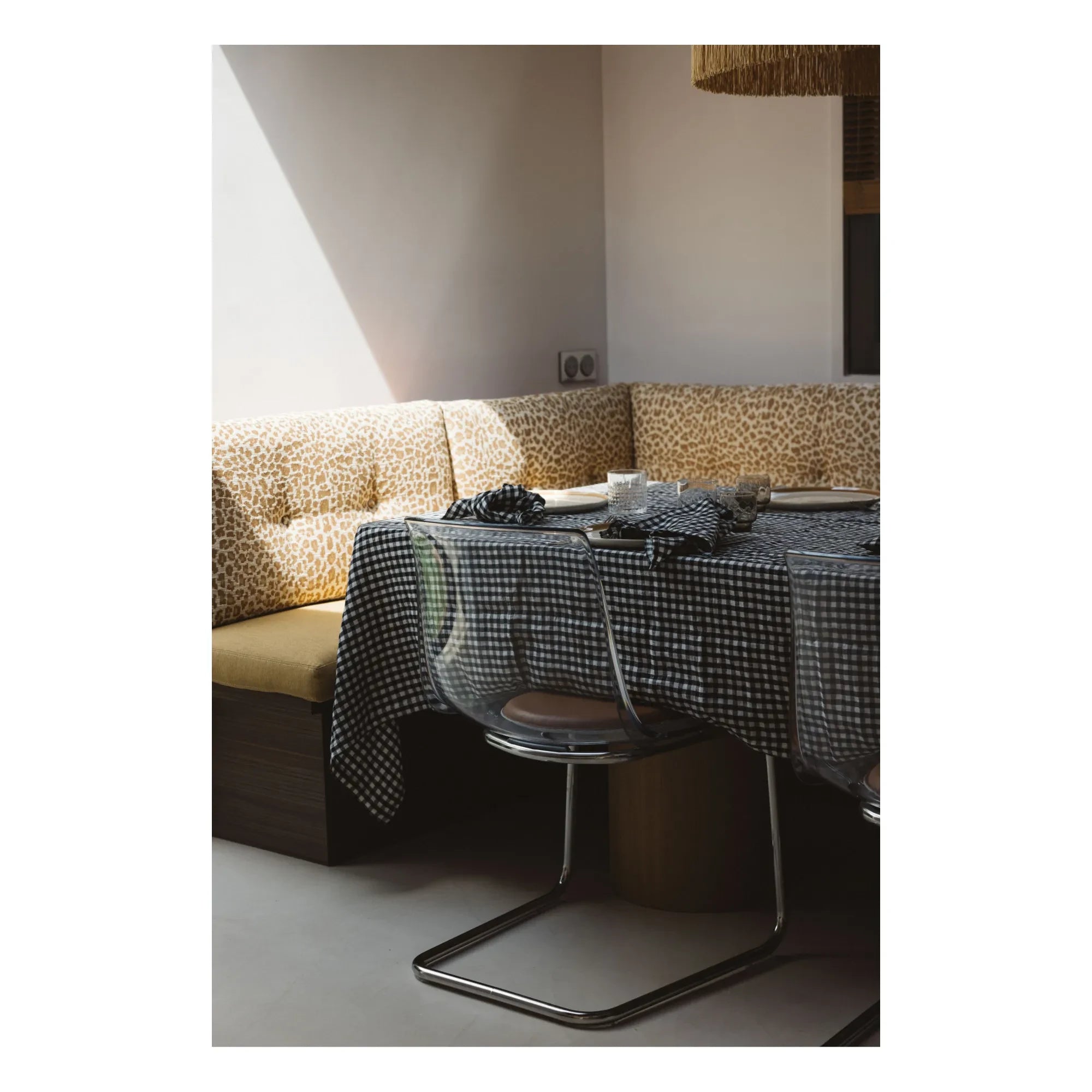 Gabrielle Paris - Mantel de Lino Lavado Gingham | Negro