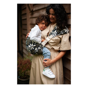 Mama Hangs - Mochila portabebés Carry & Walk | Caqui