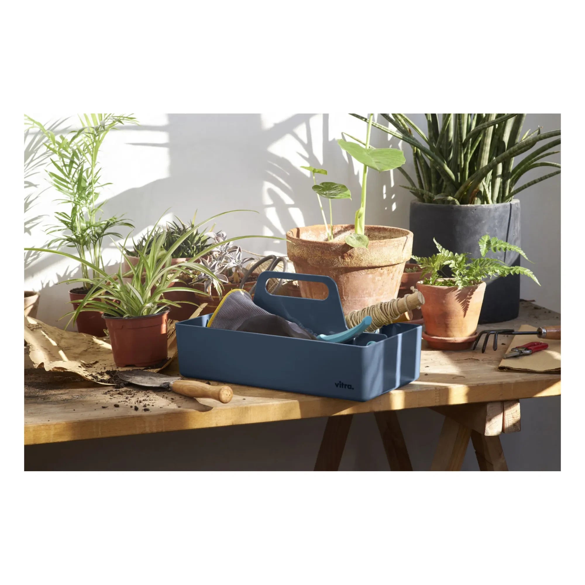 Vitra - Caja de herramientas organizadora de plástico reciclado - Arik Levy | Azul marino