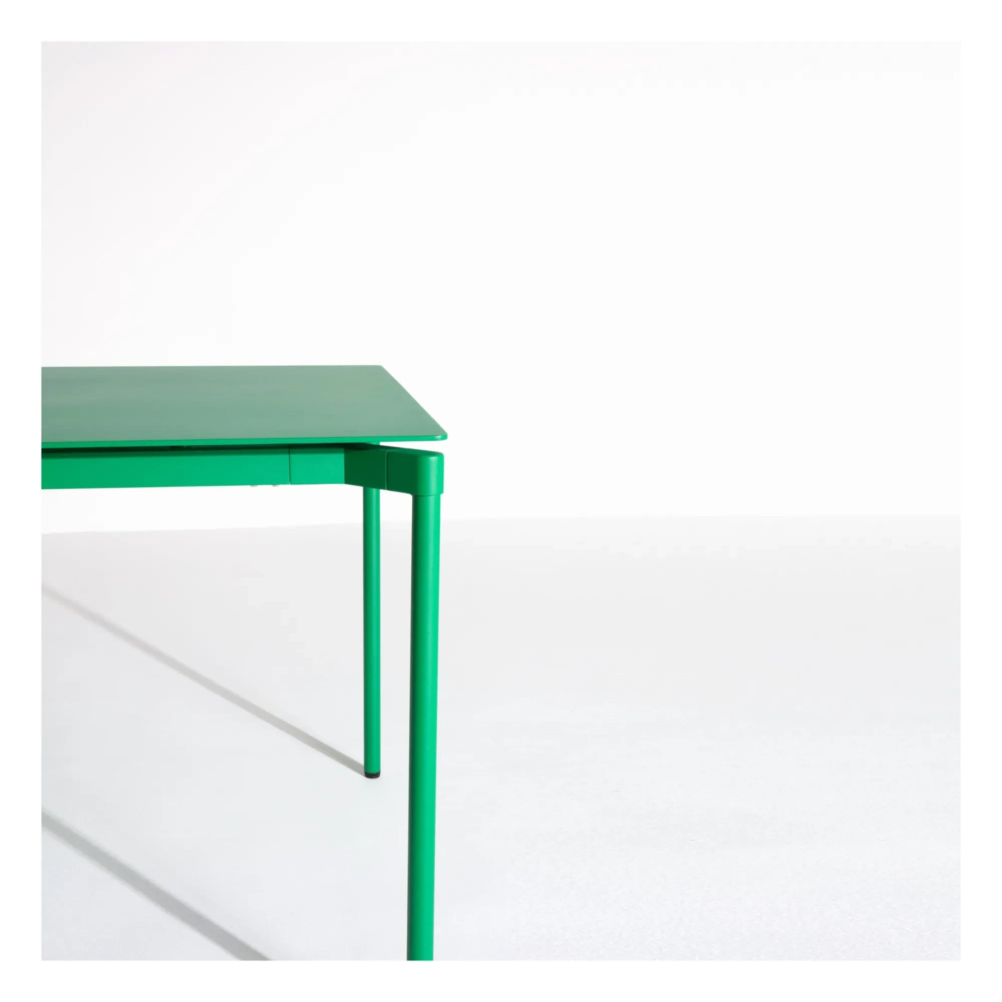 Petite friture - Mesa rectangular Fromme para exterior - 8 personas | Verde menta