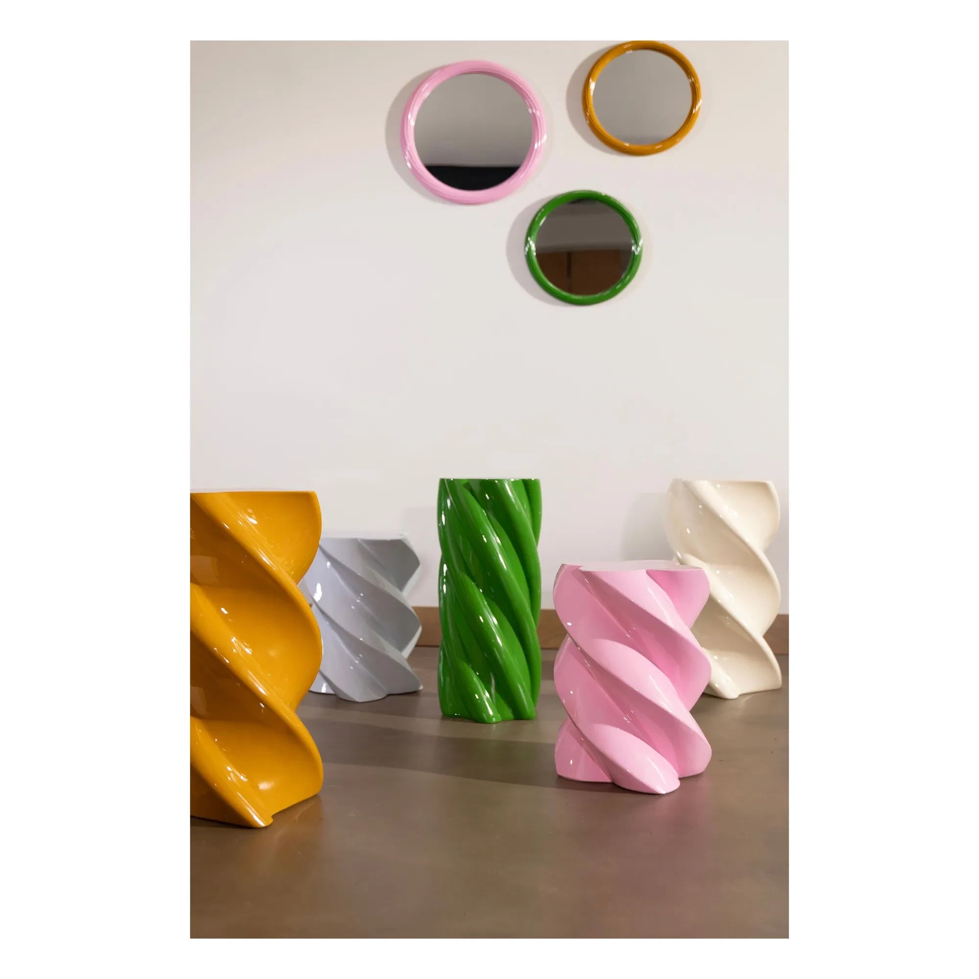 &Klevering - Mesa auxiliar Pillar | Crema