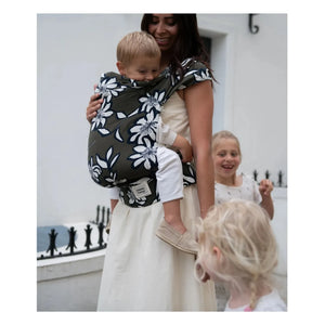 Mama Hangs - Mochila portabebés Carry & Bloom | Caqui
