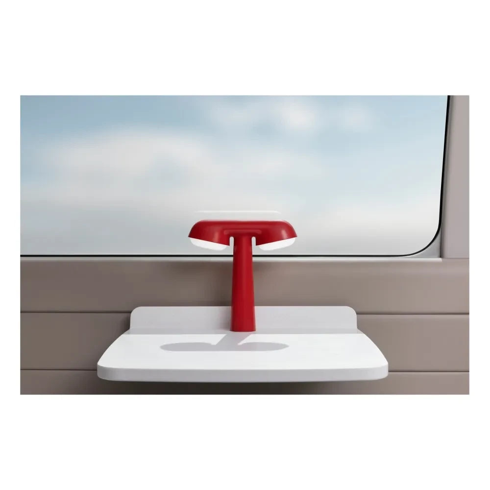 Moustache - TGV Lampa, Moustache x SNCF, Ionna Vautrin | Rojo