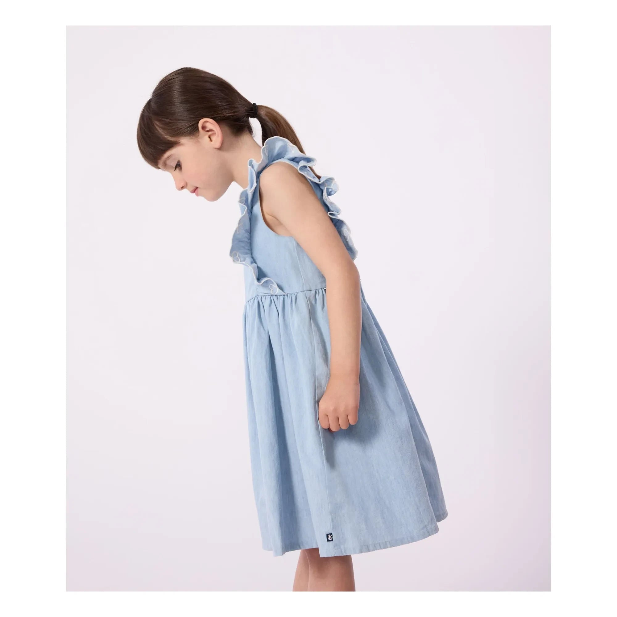 Petit Bateau - Vestido con volantes de chambray azul