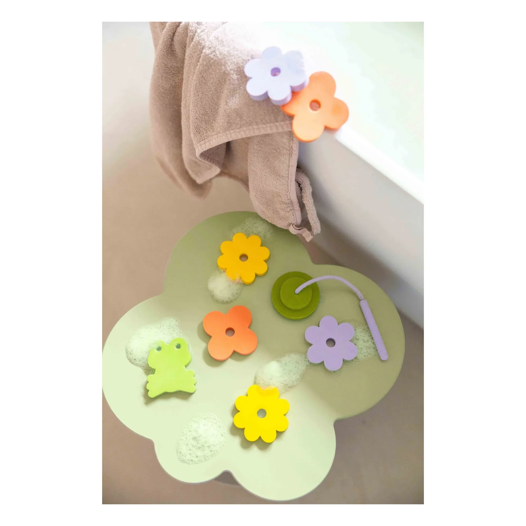 Quut - Juego de caña de pescar para bañera Frog Pond | Verde