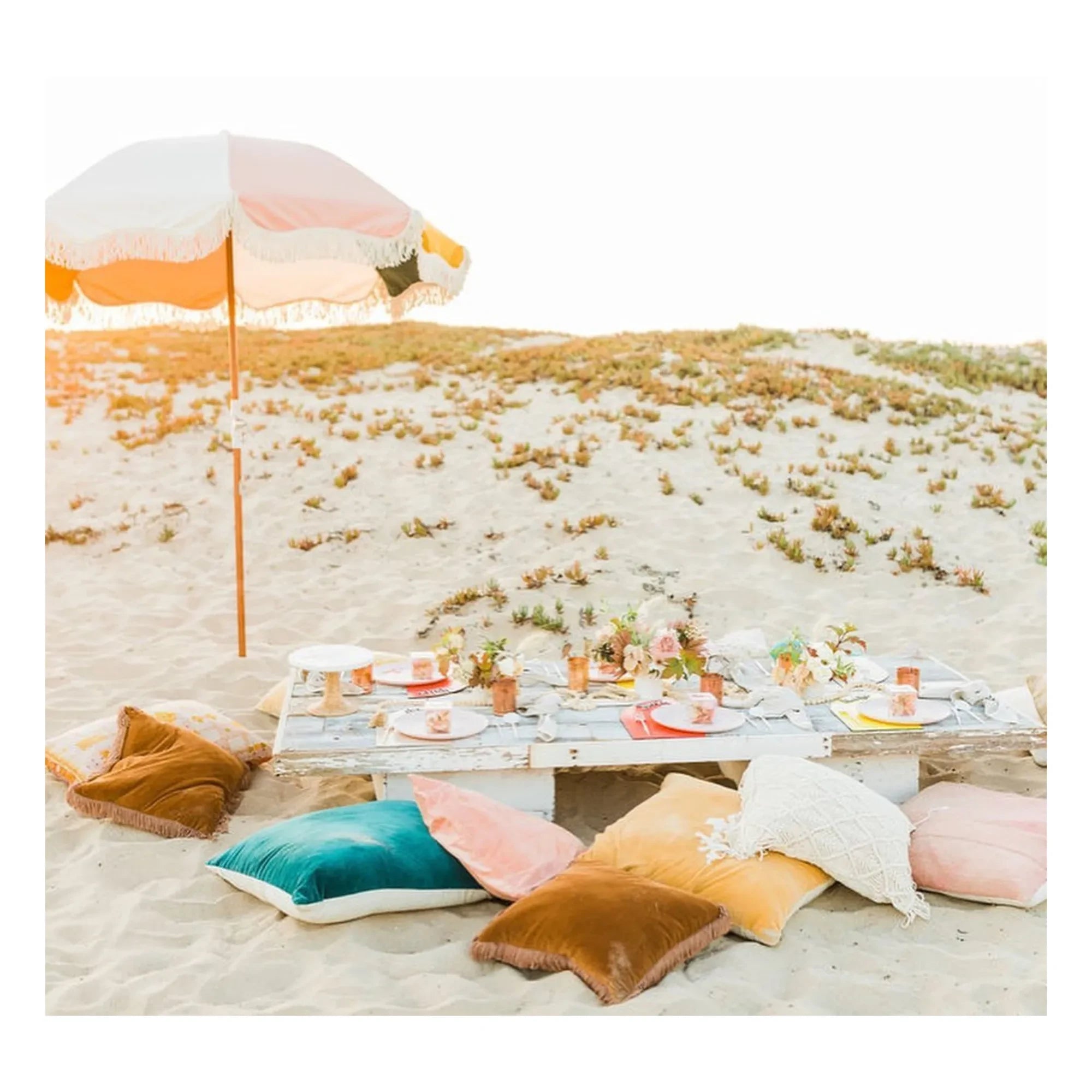 Business & Pleasure Co. - Sombrilla de playa premium con flecos