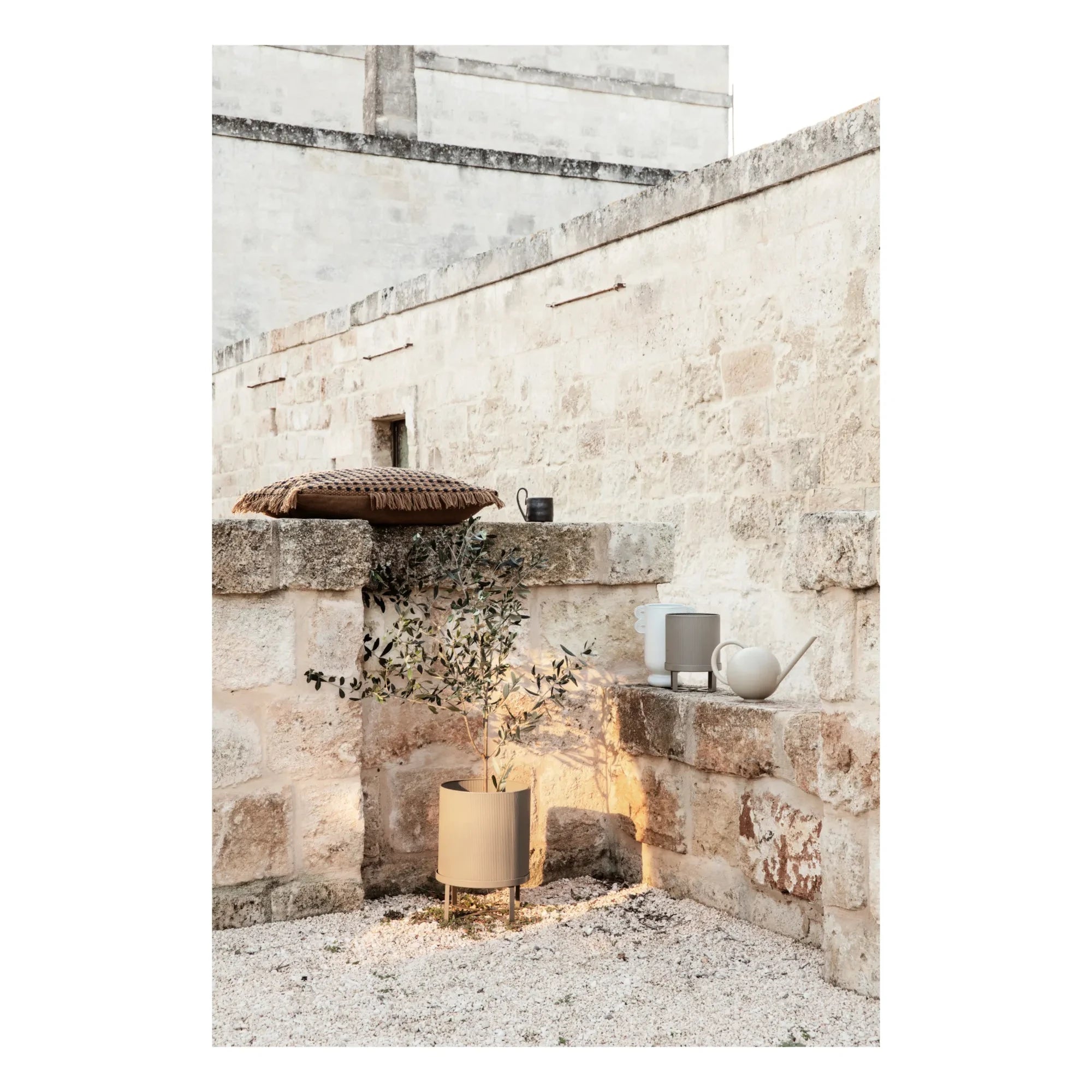 Ferm Living - Macetero de Acero | Beige