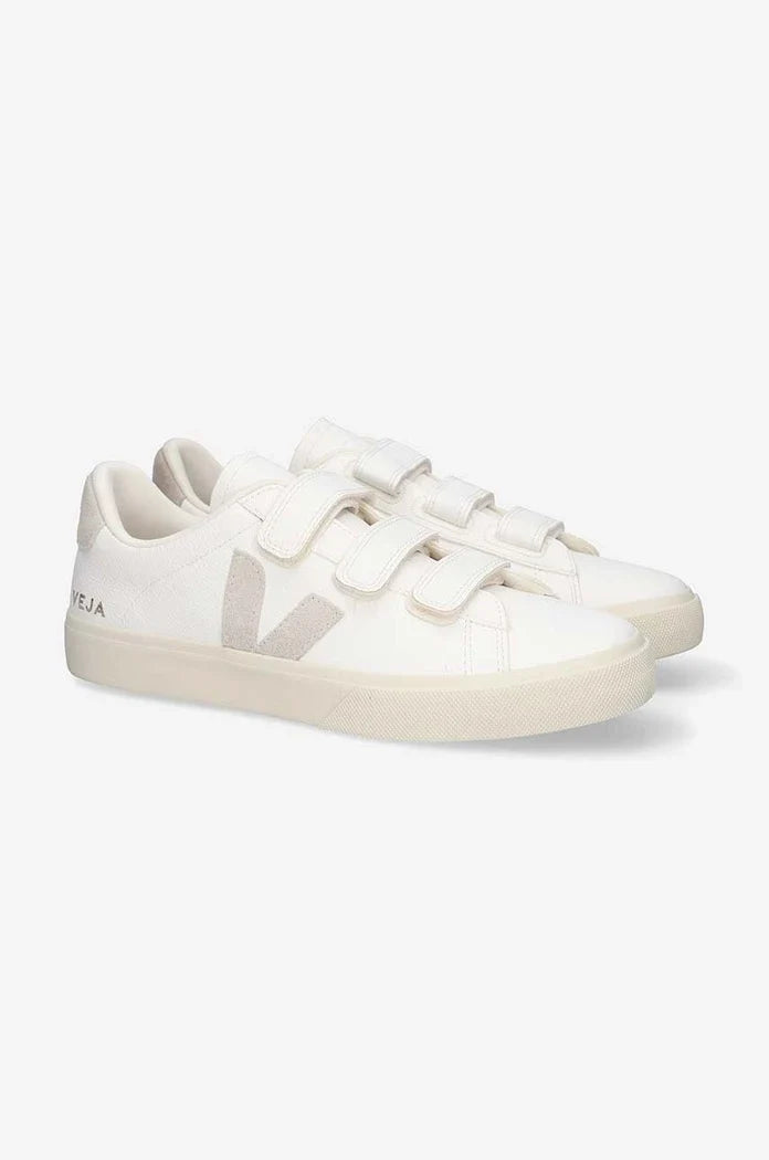 Zapatillas deportivas de cuero con logo de Veja Recife