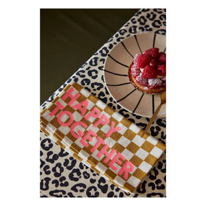 Rose in April - Thelma Graou mantel | Avena