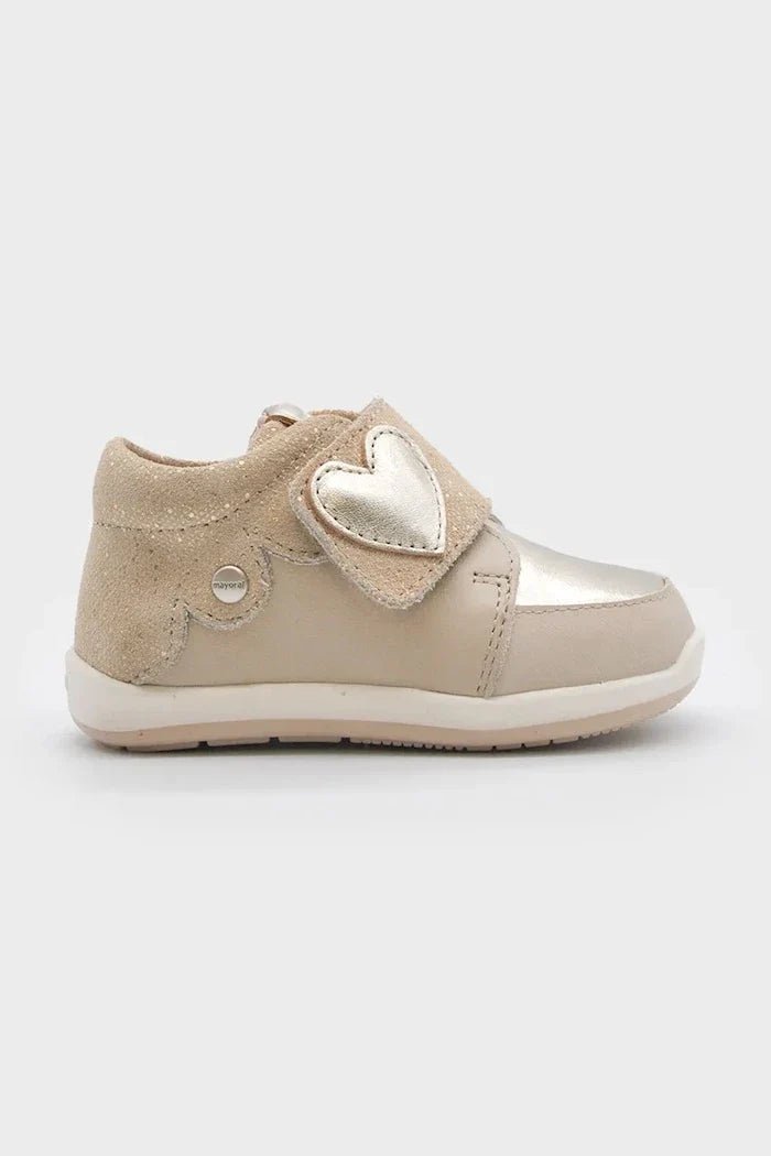 Zapatos Mayoral de piel para niños