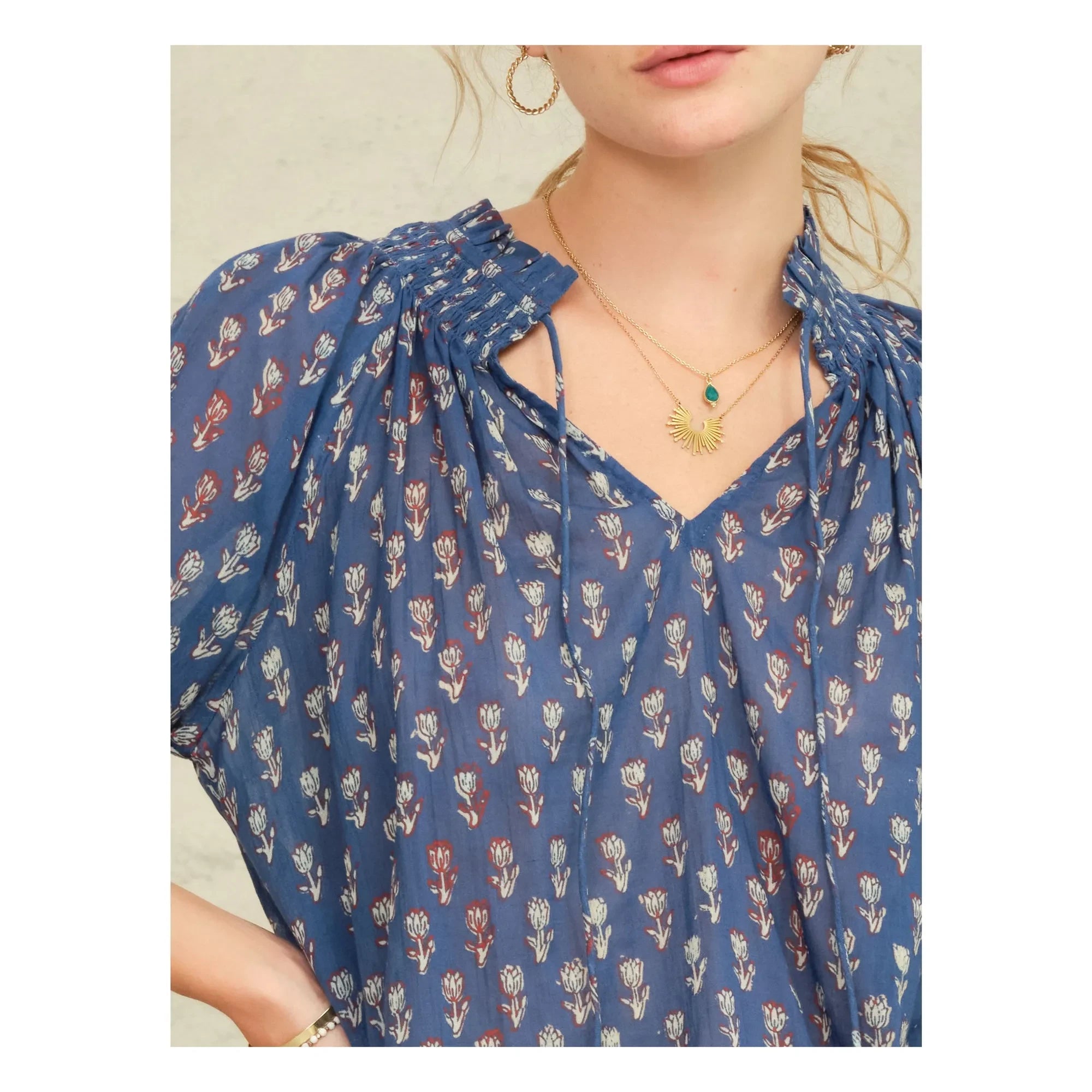 M.A.B.E. - Blusa Ari de algodón | Índigo