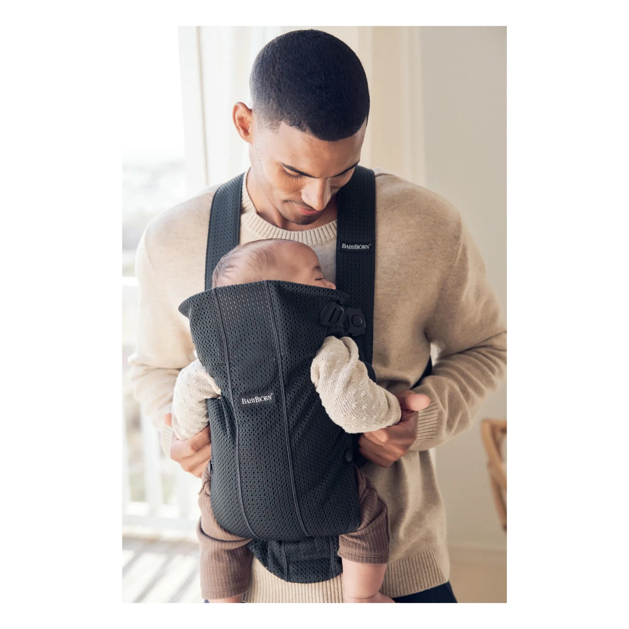 BabyBjörn - Mochila Portabebés Mini Malla | Negro