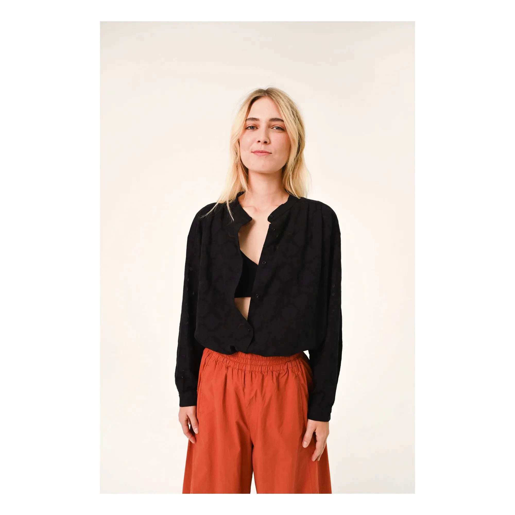 Sacrécoeur - Blusa Ella Carta | Negro