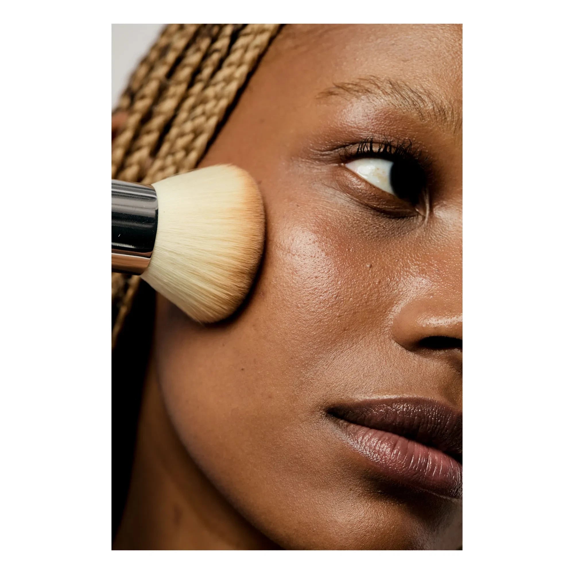 AIME - Brocha para base de maquillaje | Blanco