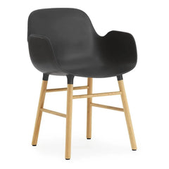 Normann Copenhagen - Silla Form con reposabrazos en roble | Negro