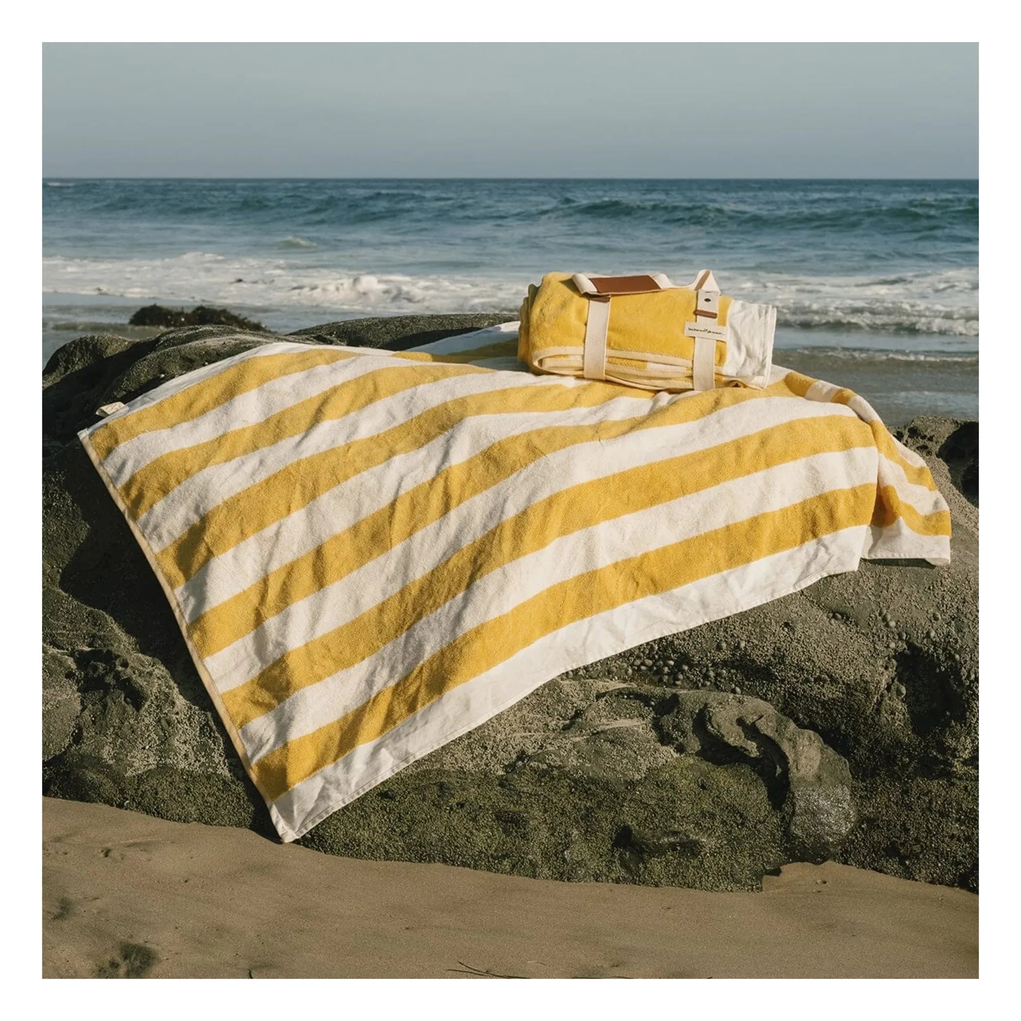 Business & Pleasure Co. - Toalla de playa | Amarilla