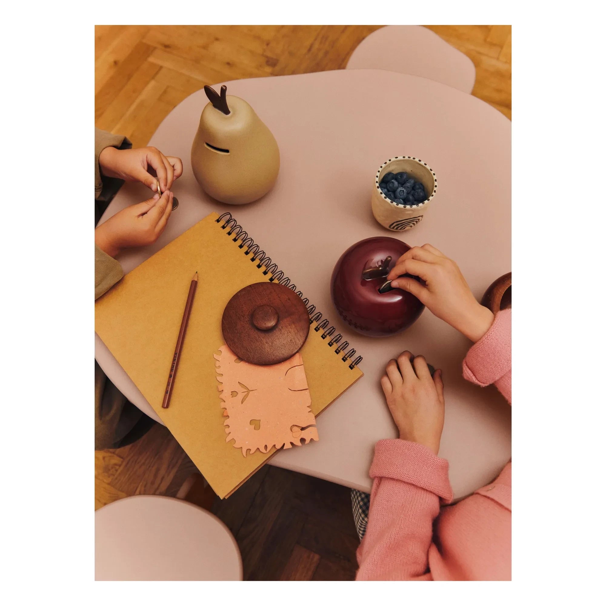 Ferm Living Kids - Hucha de Manzana | Rojo