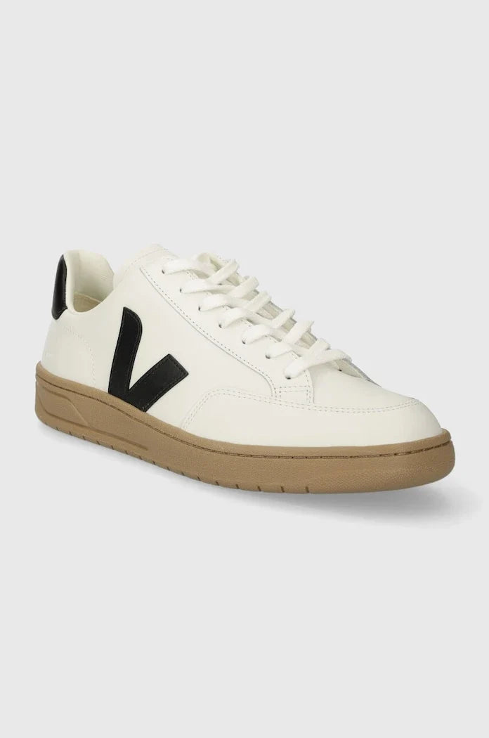 Zapatillas de piel Veja V-12