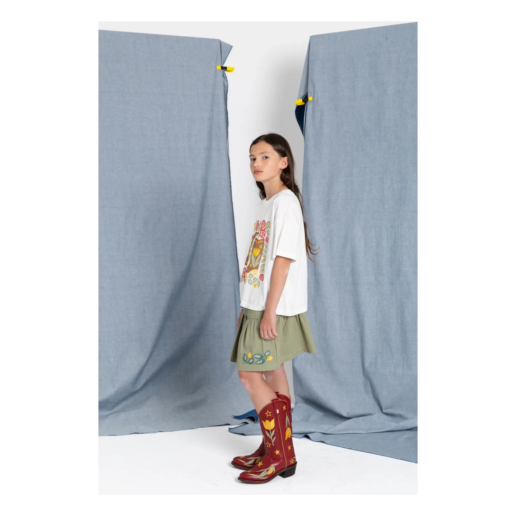 Hundred Pieces - Luna Boots Organik Pamuk Tişört | Beyaz