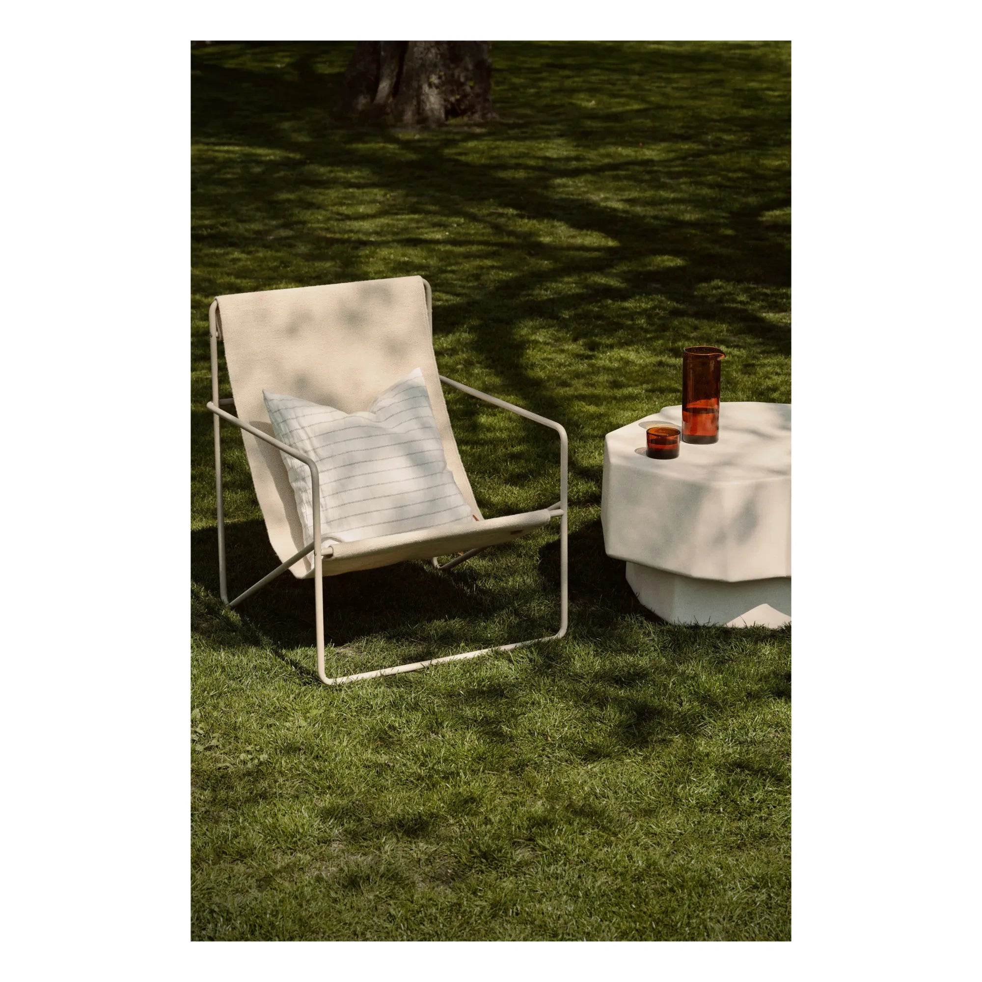 Ferm Living - Mesa auxiliar Staffa | Marfil