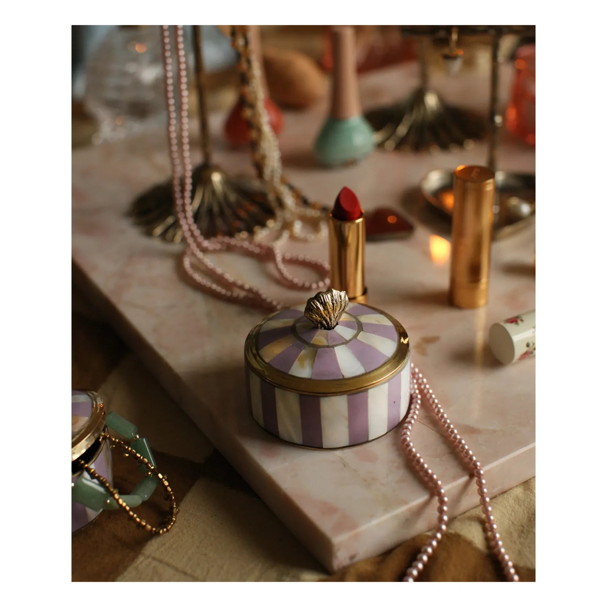 Doing Goods - Caja Scarlett Circus | Lila