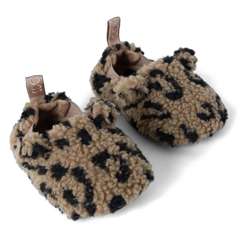 Liewood - Maui con estampado de leopardo, pantuflas estilo sherpa hechas de fibras recicladas | Marrón