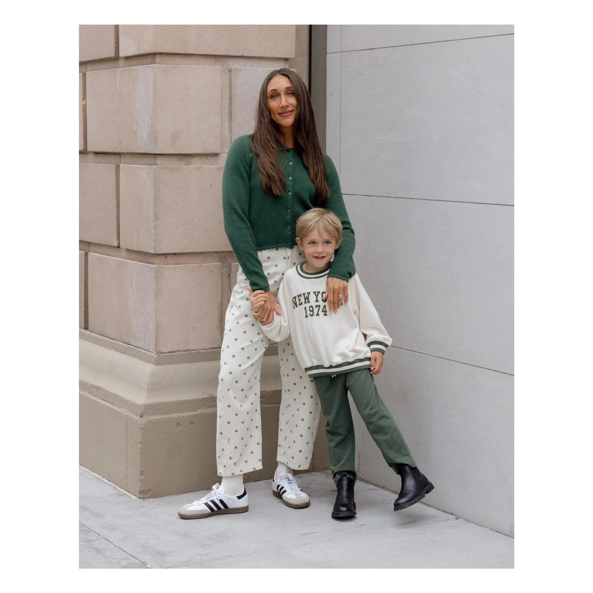 Rylee + Cru - Sudadera Raglán New York Mini | Crudo