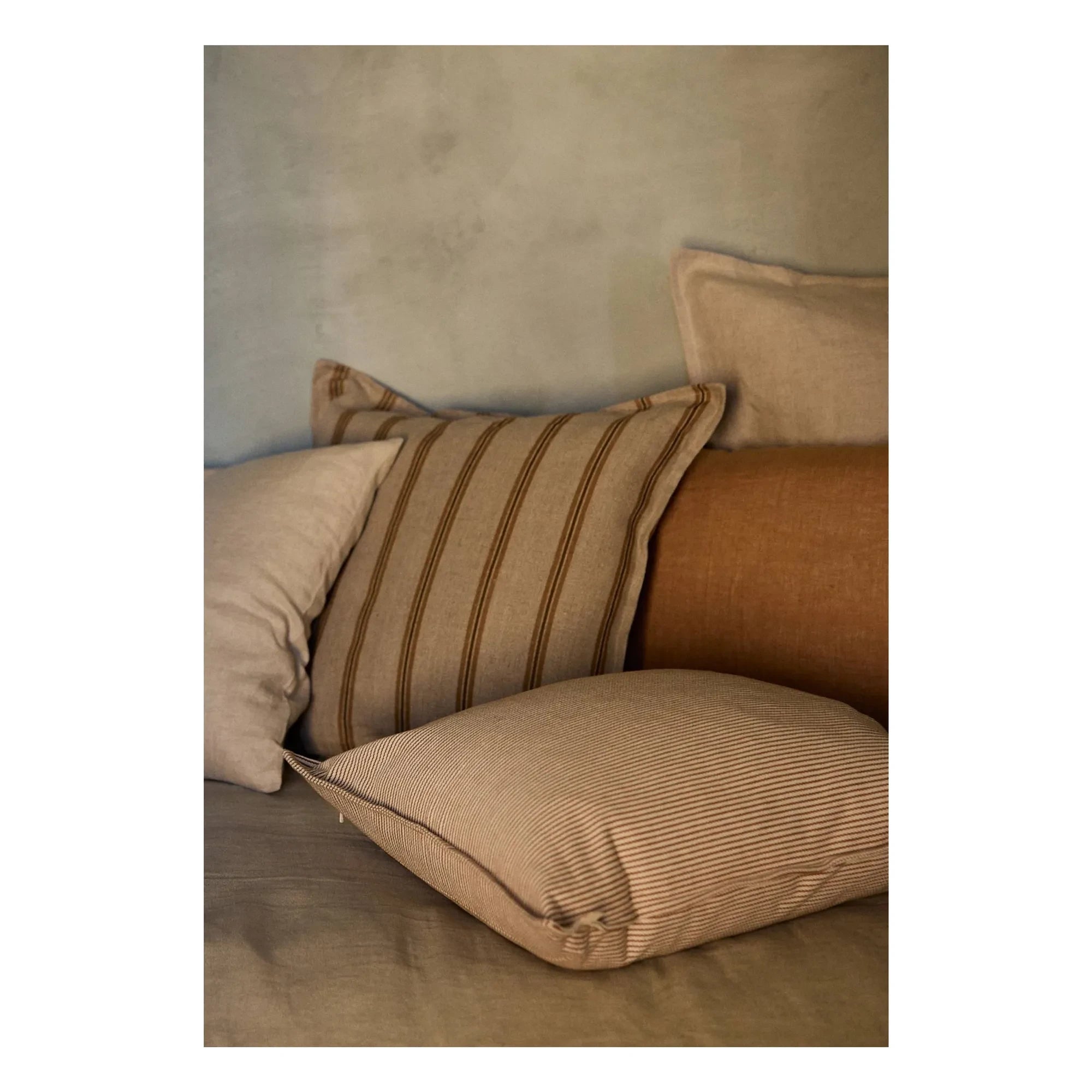 Gabrielle Paris - Funda de almohada a rayas | Marrón