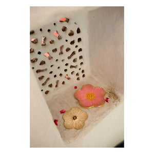 Doing Goods - Plato con diseño floral Faye | Rosa