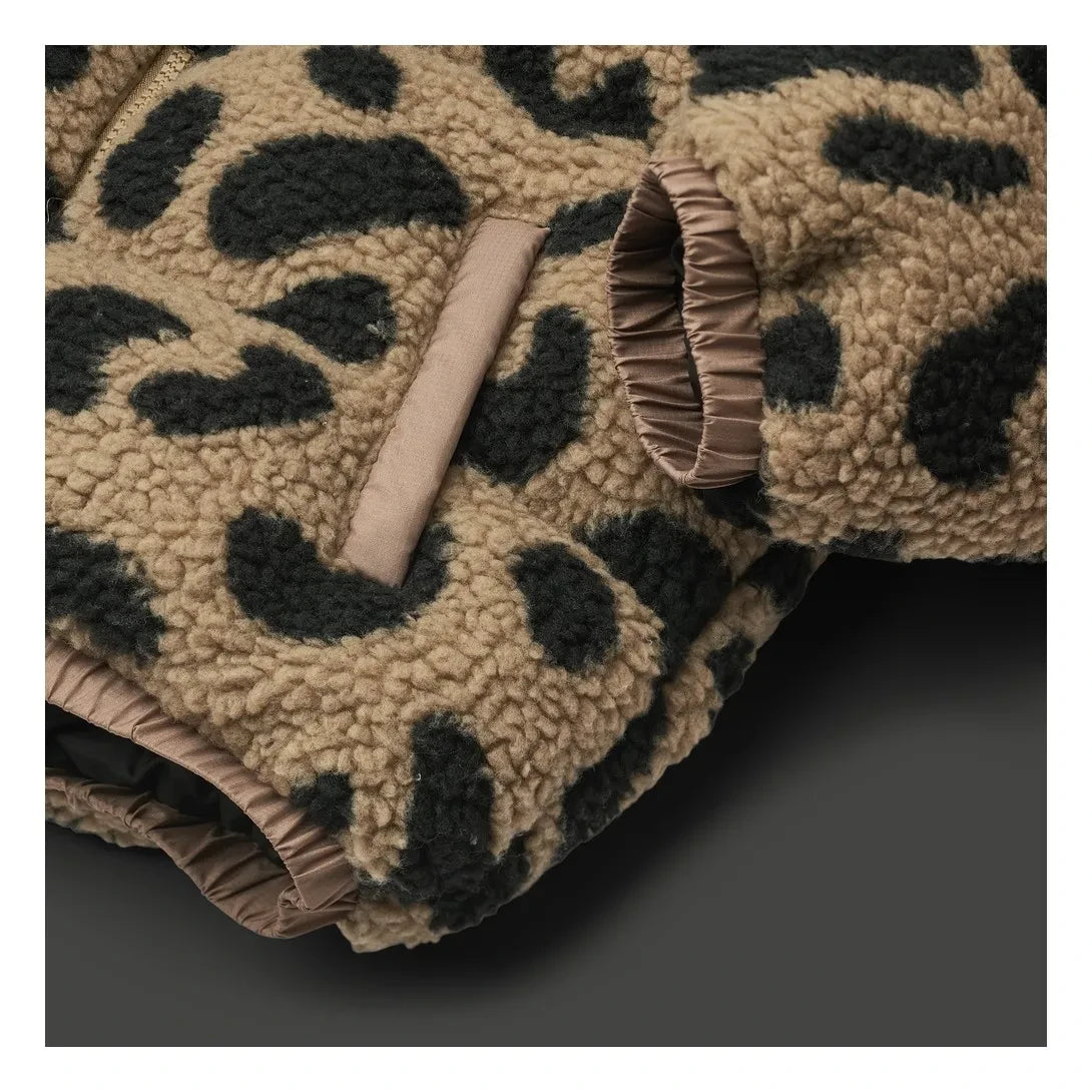 Liewood - Niko Chaqueta estilo sherpa con estampado de leopardo hecha de fibras recicladas | Marrón