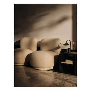 Ferm Living - Rico Piccolo sillón curvado de tela | Crema